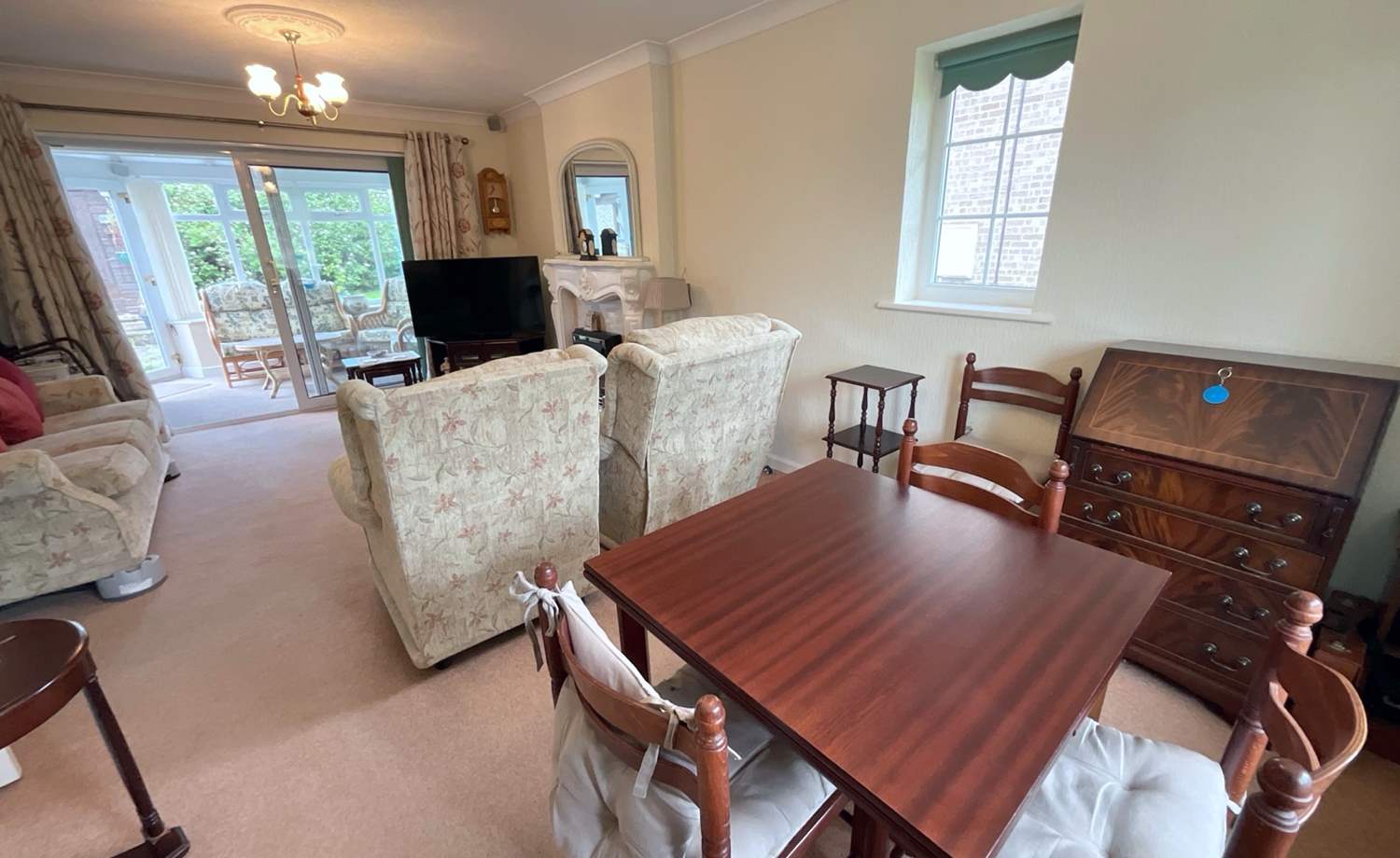 living/dining room