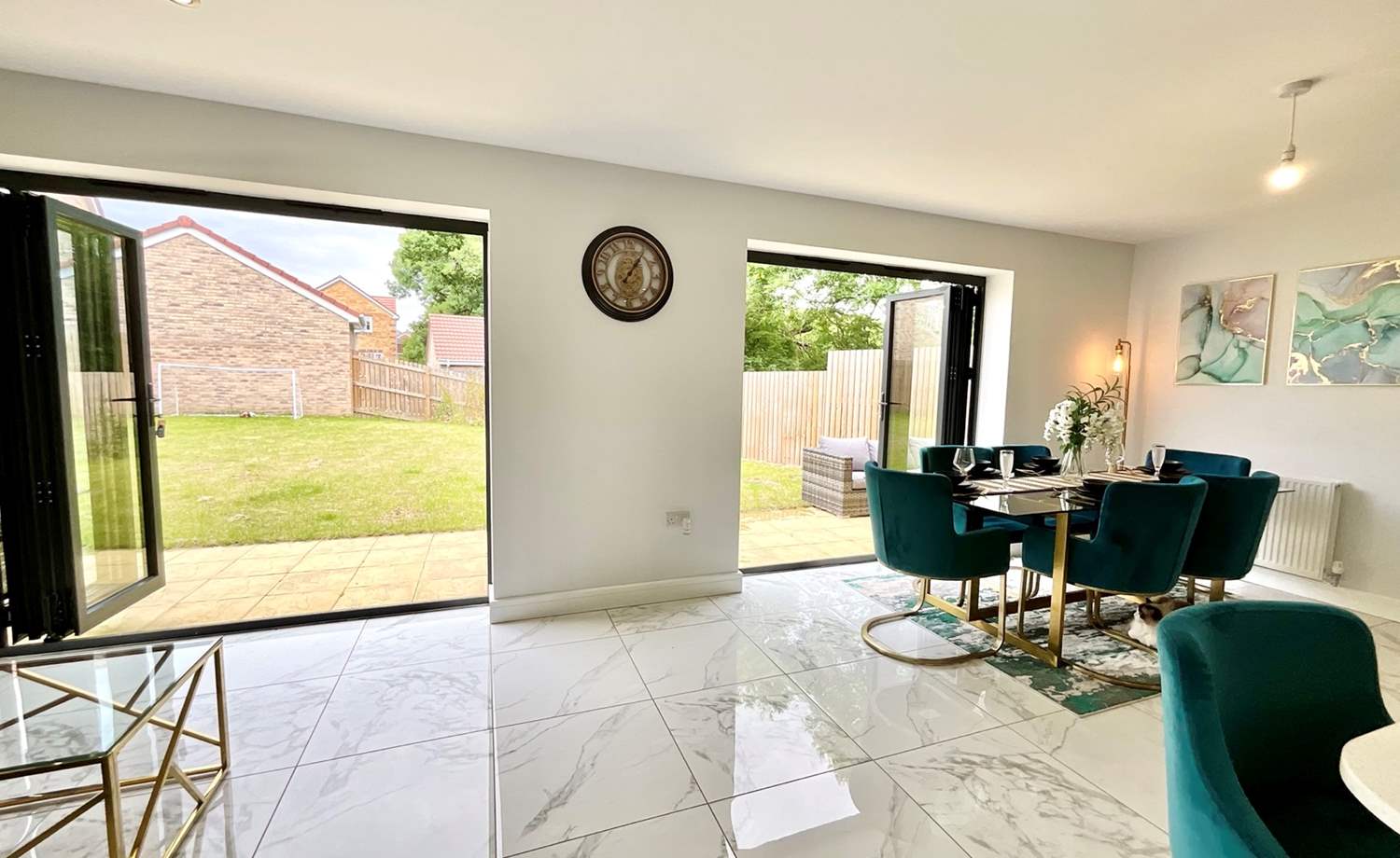 living/kitchen/dining space