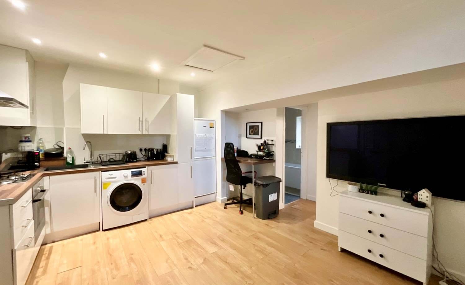 kitchen/living space