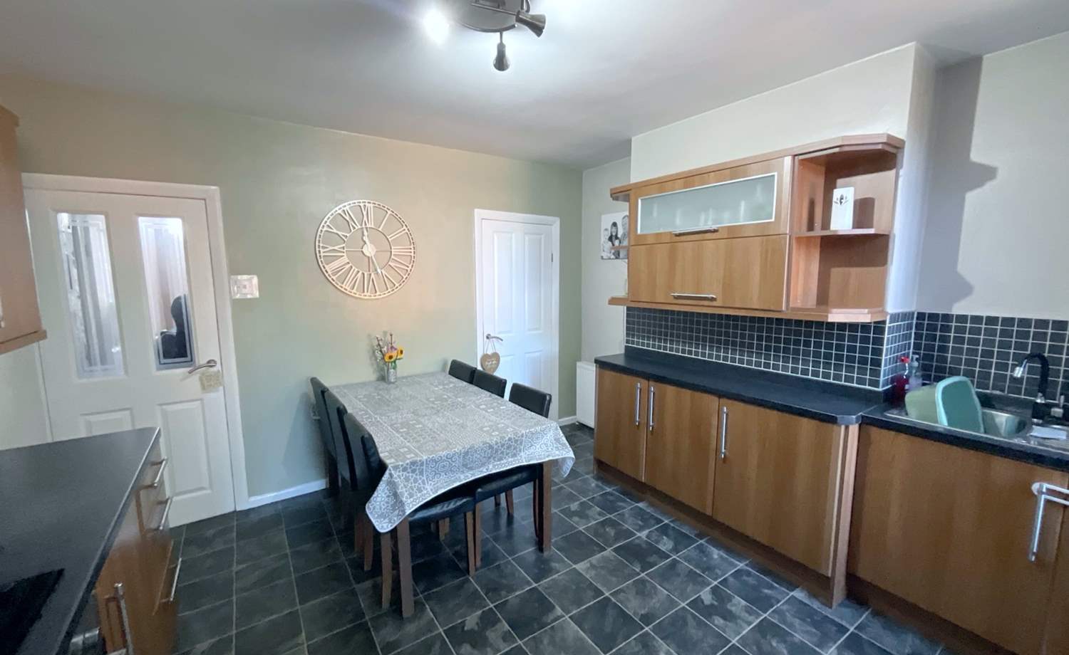 KITCHEN/DINER