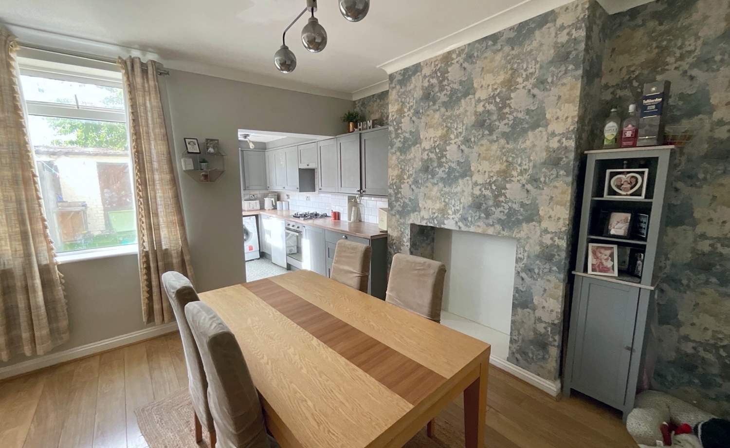 KITCHEN/DINER