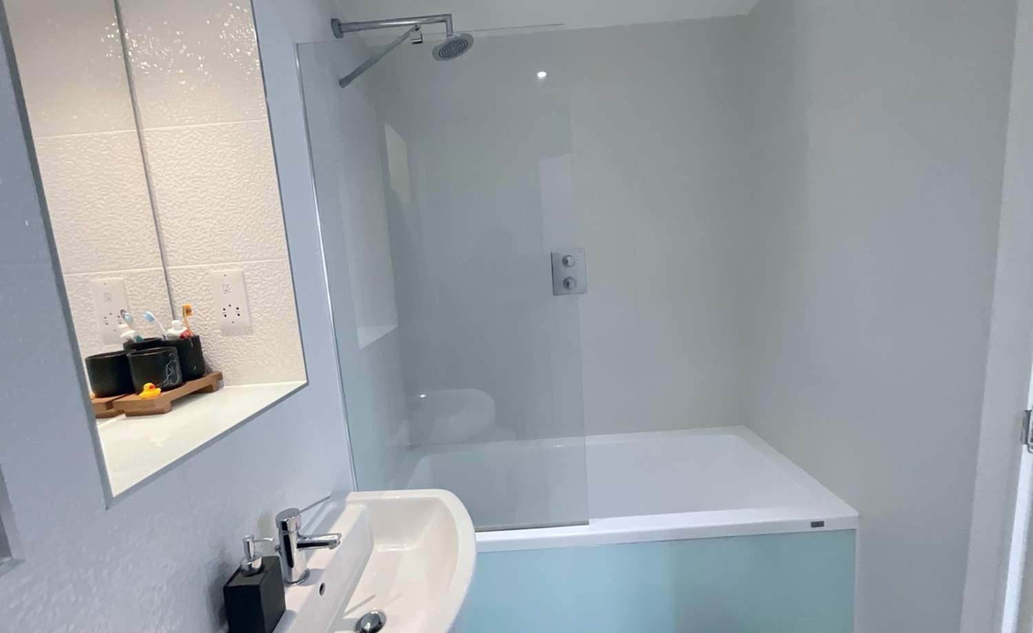 SHOWER ROOM