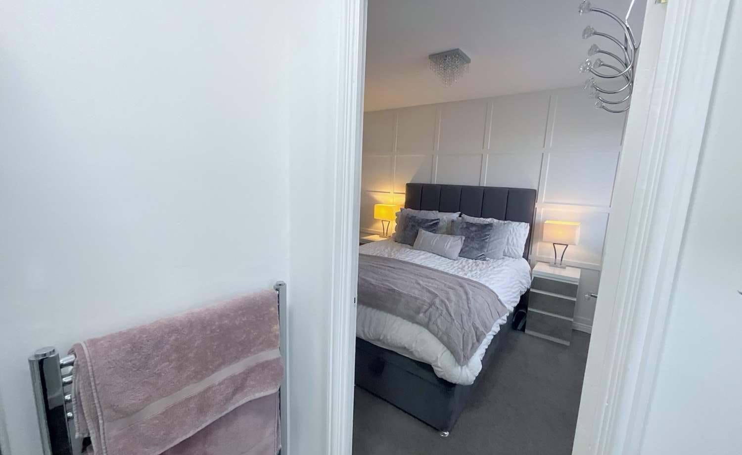 EN-SUITE