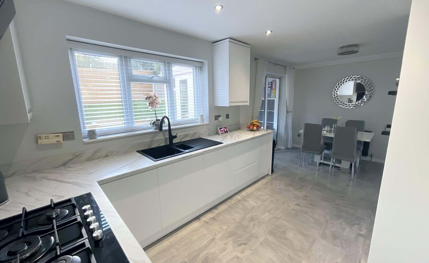 KITCHEN/DINER