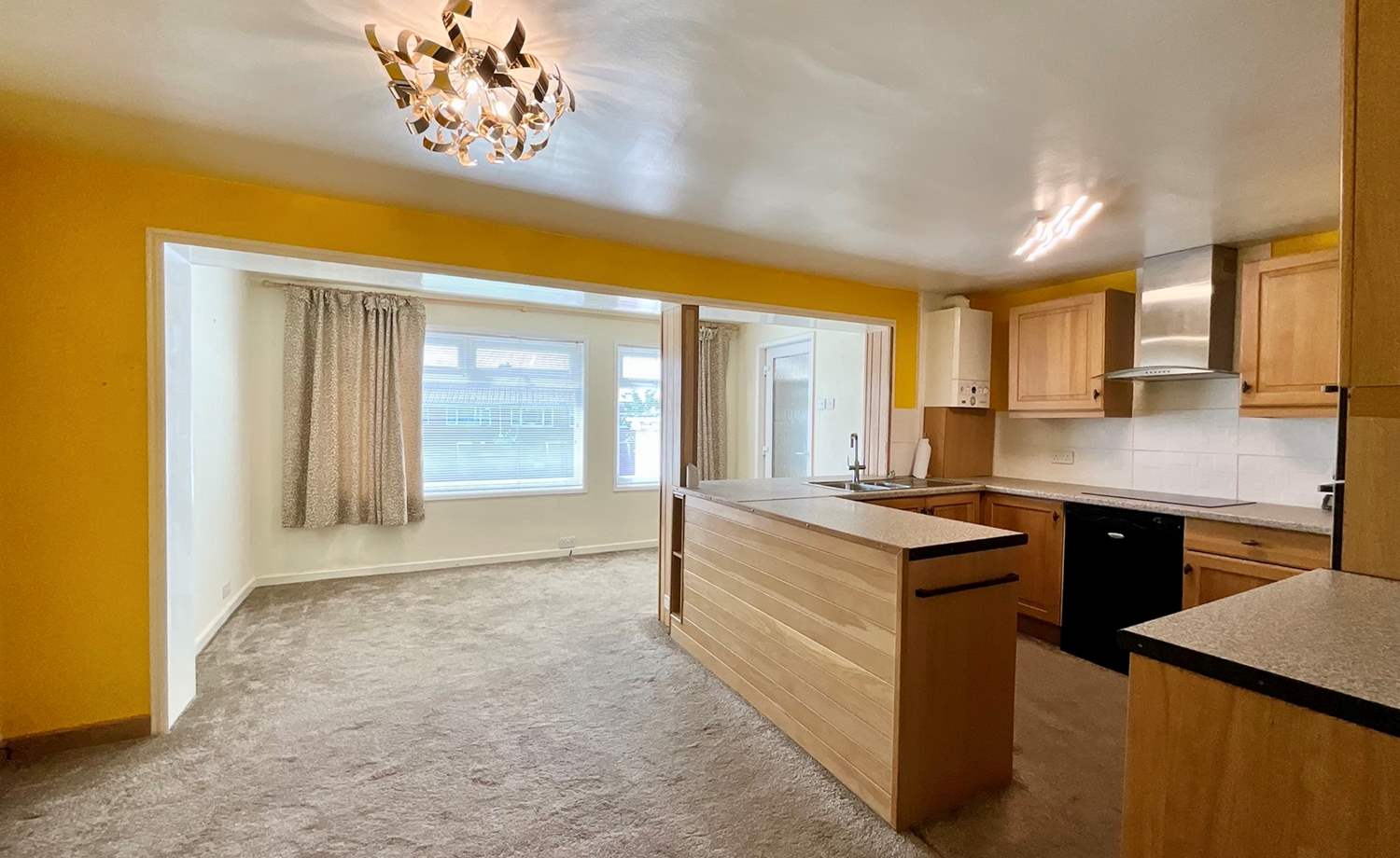 open plan living/kitchen/dining space