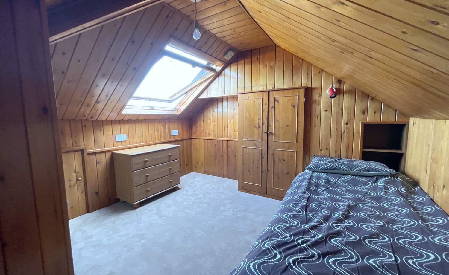 ATTIC ROOM