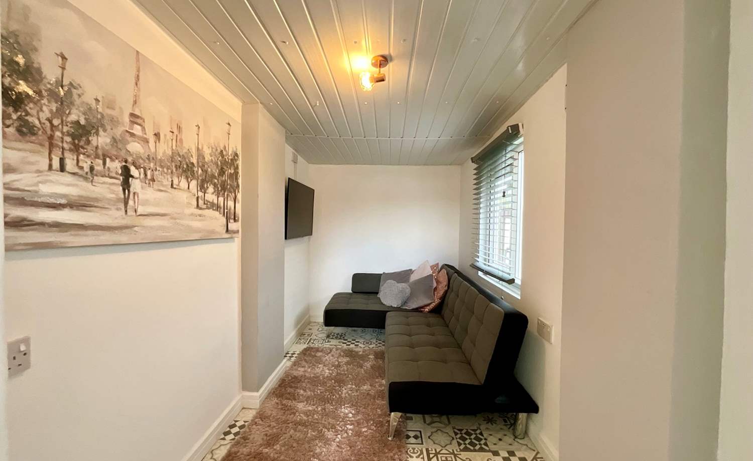 office/relax space