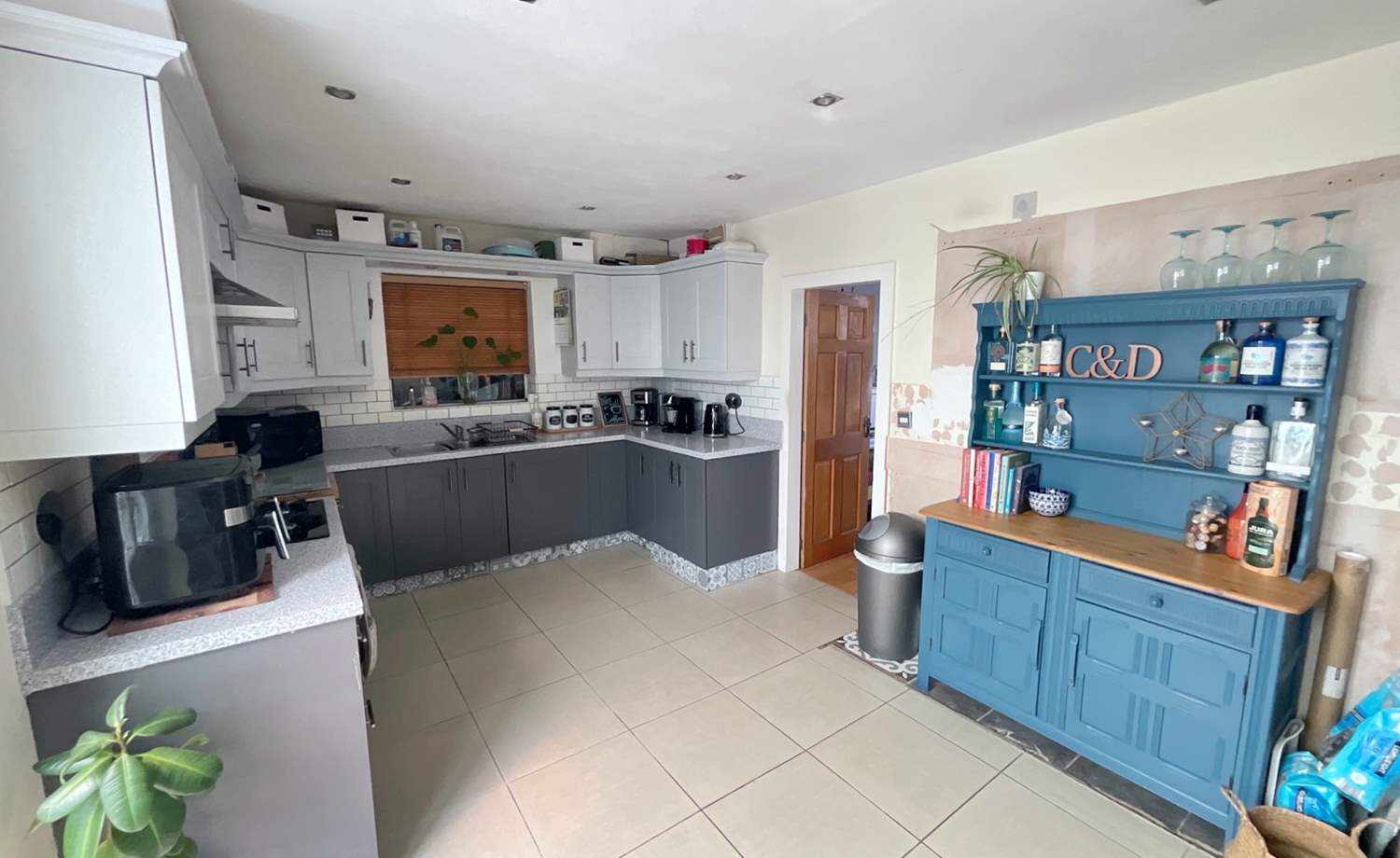 KITCHEN/DINER