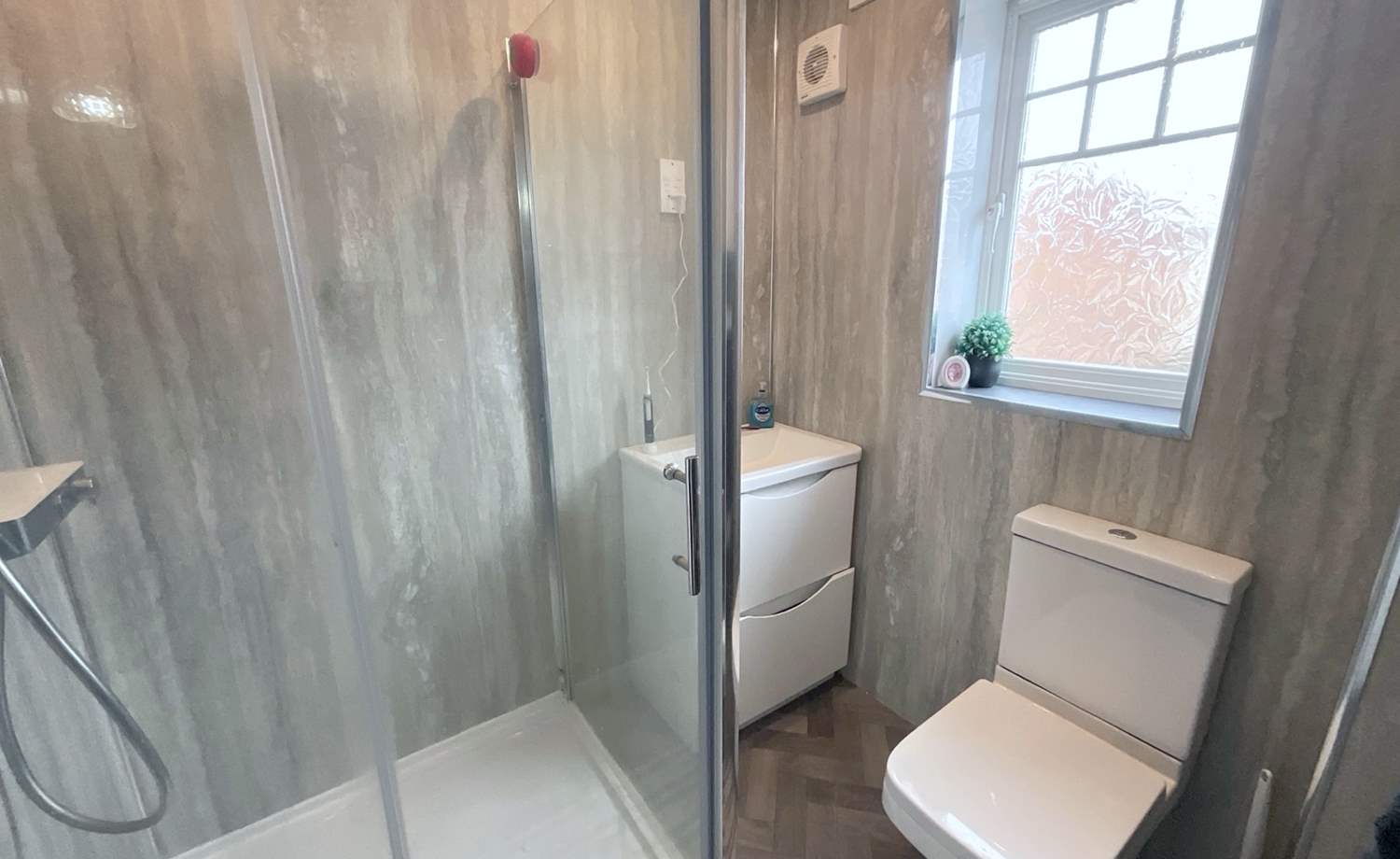 EN-SUITE