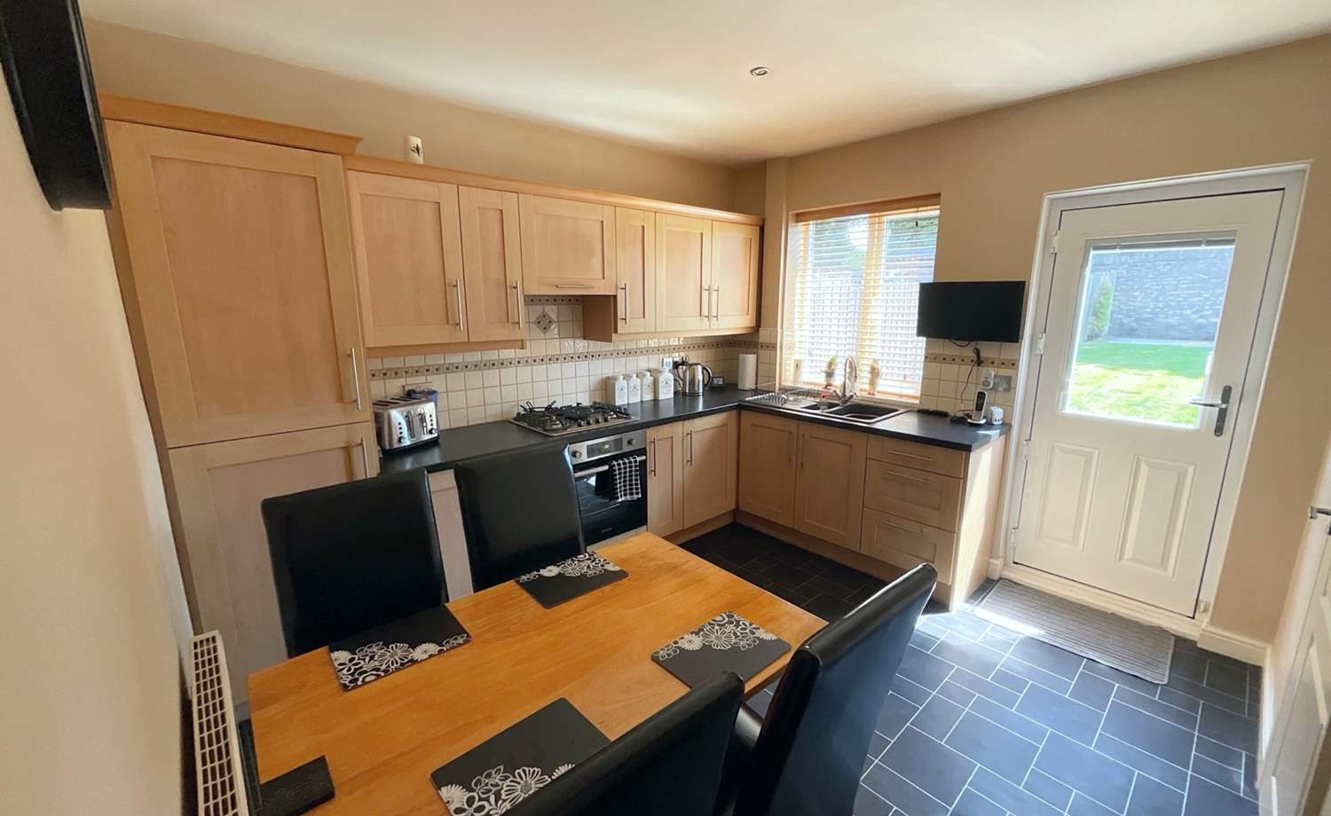 KITCHEN/DINER