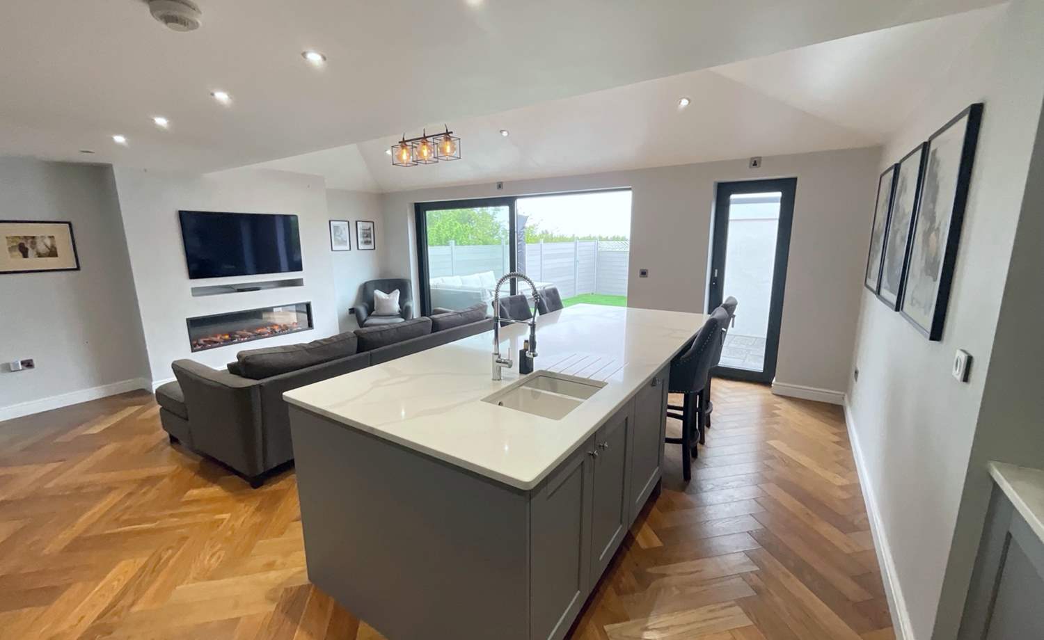 KITCHEN/DINER