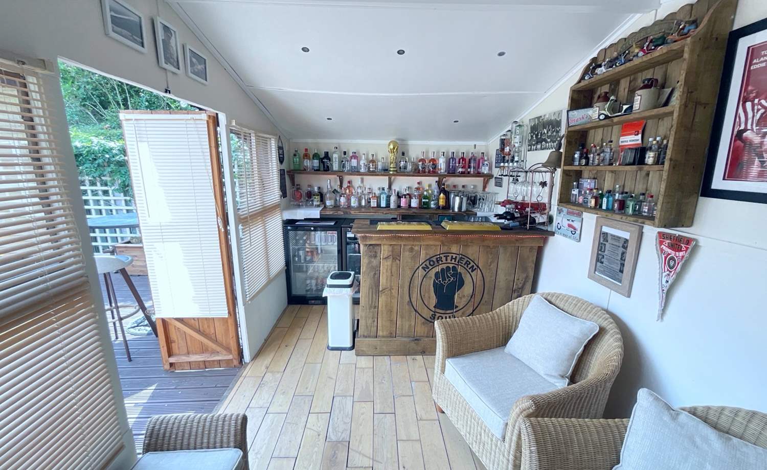 bar