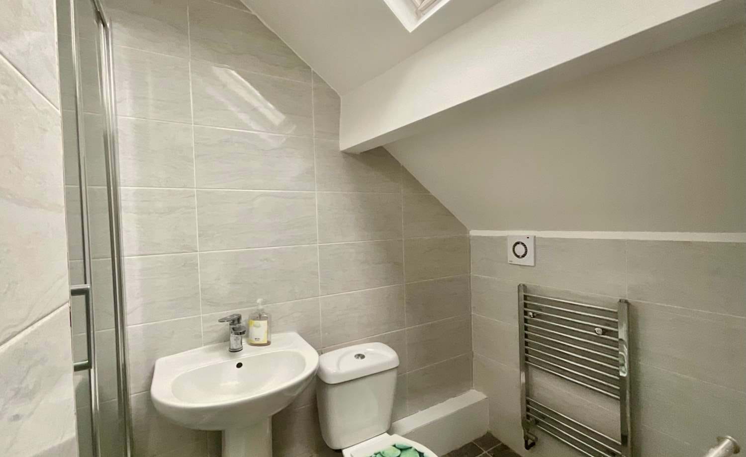 Ensuite Bedroom 3
