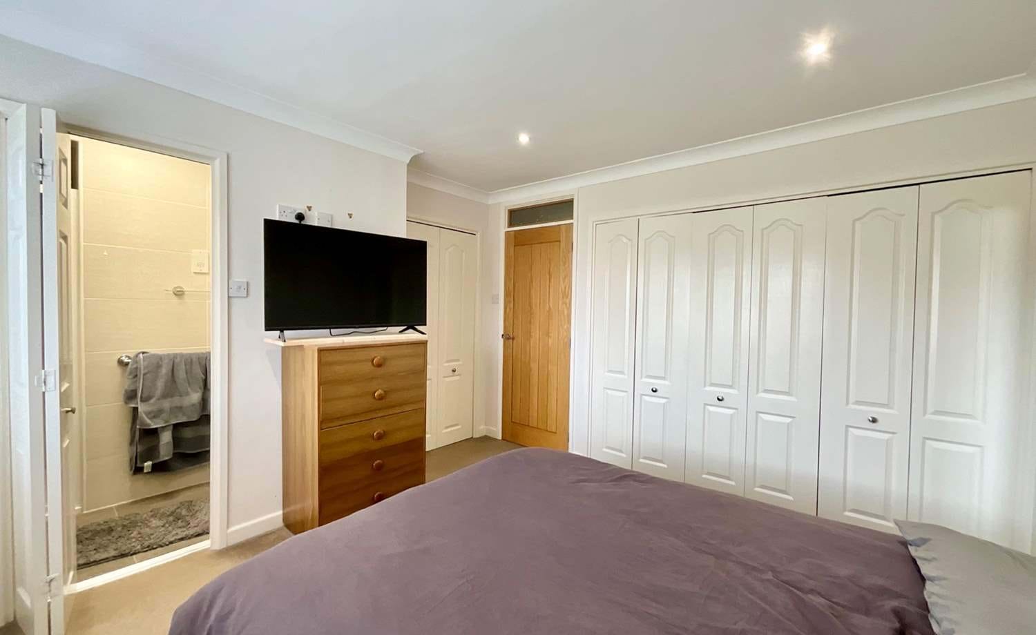 Bedroom with ensuite