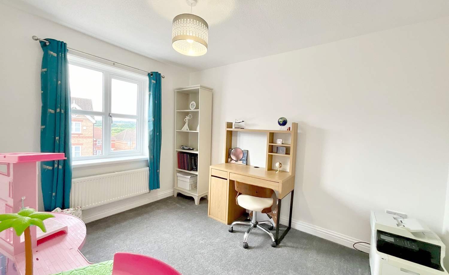 bedroom/dining room