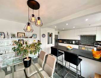 Image for property: 27595