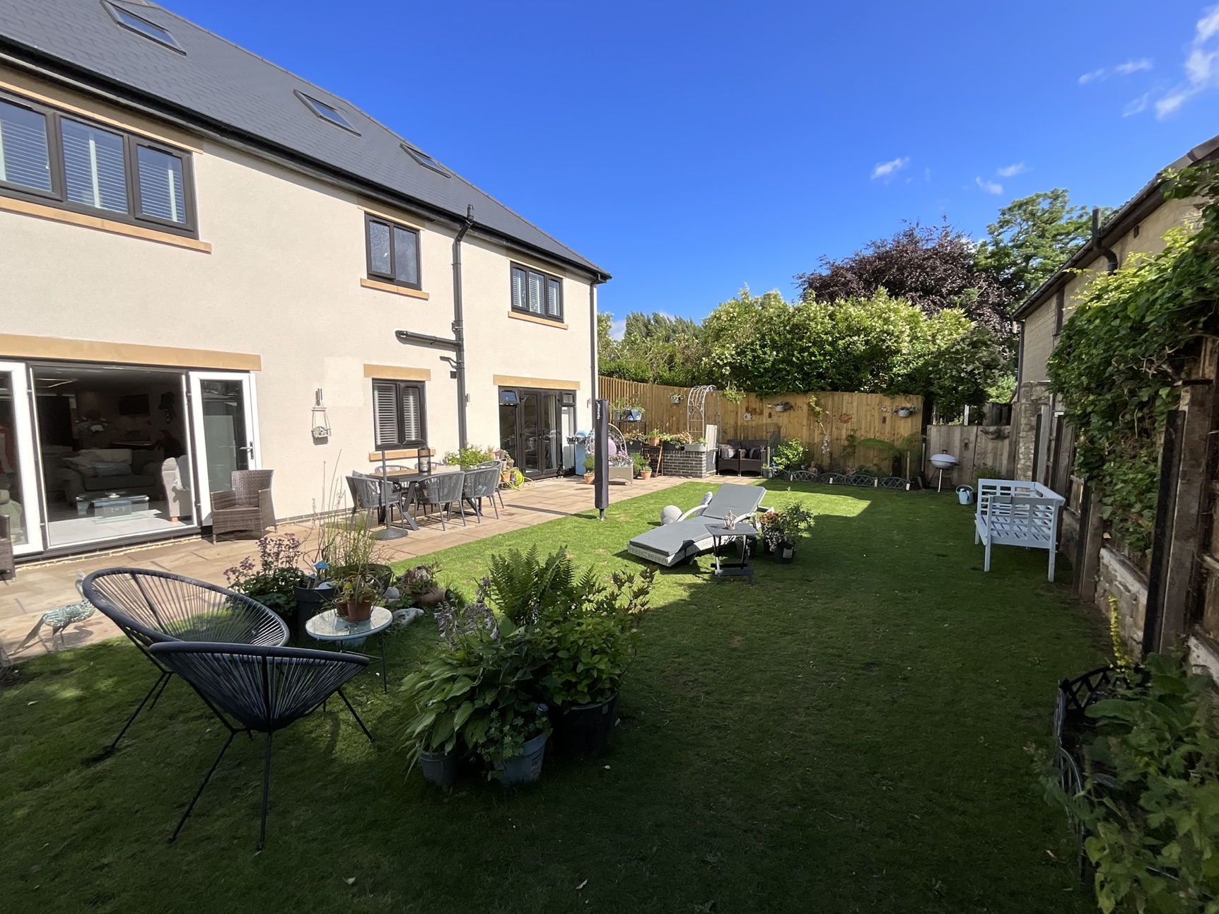 Estate Agent Sheffield and Rotherham and Worksop 2Roost