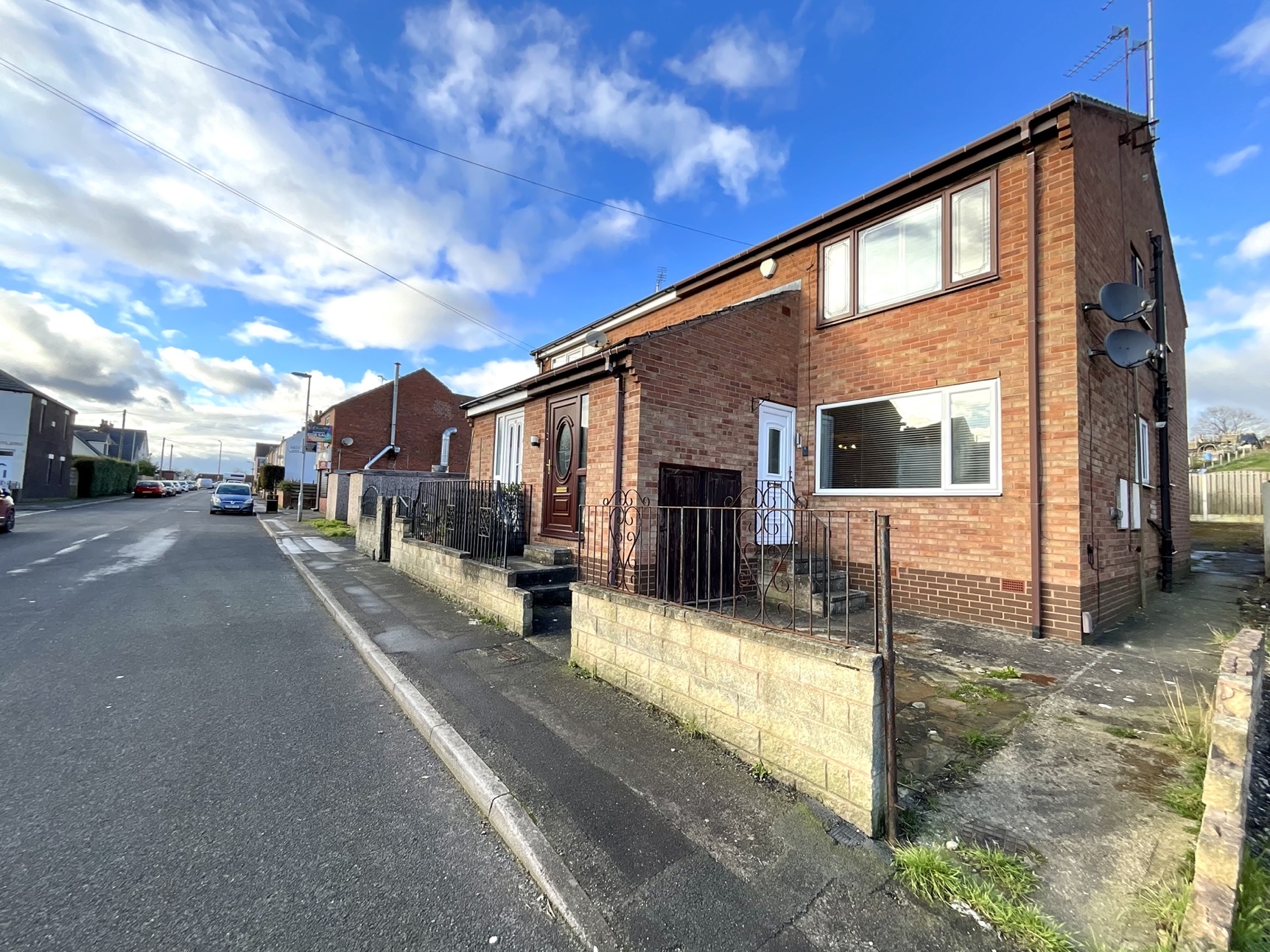 Estate Agent Sheffield and Rotherham and Worksop 2Roost