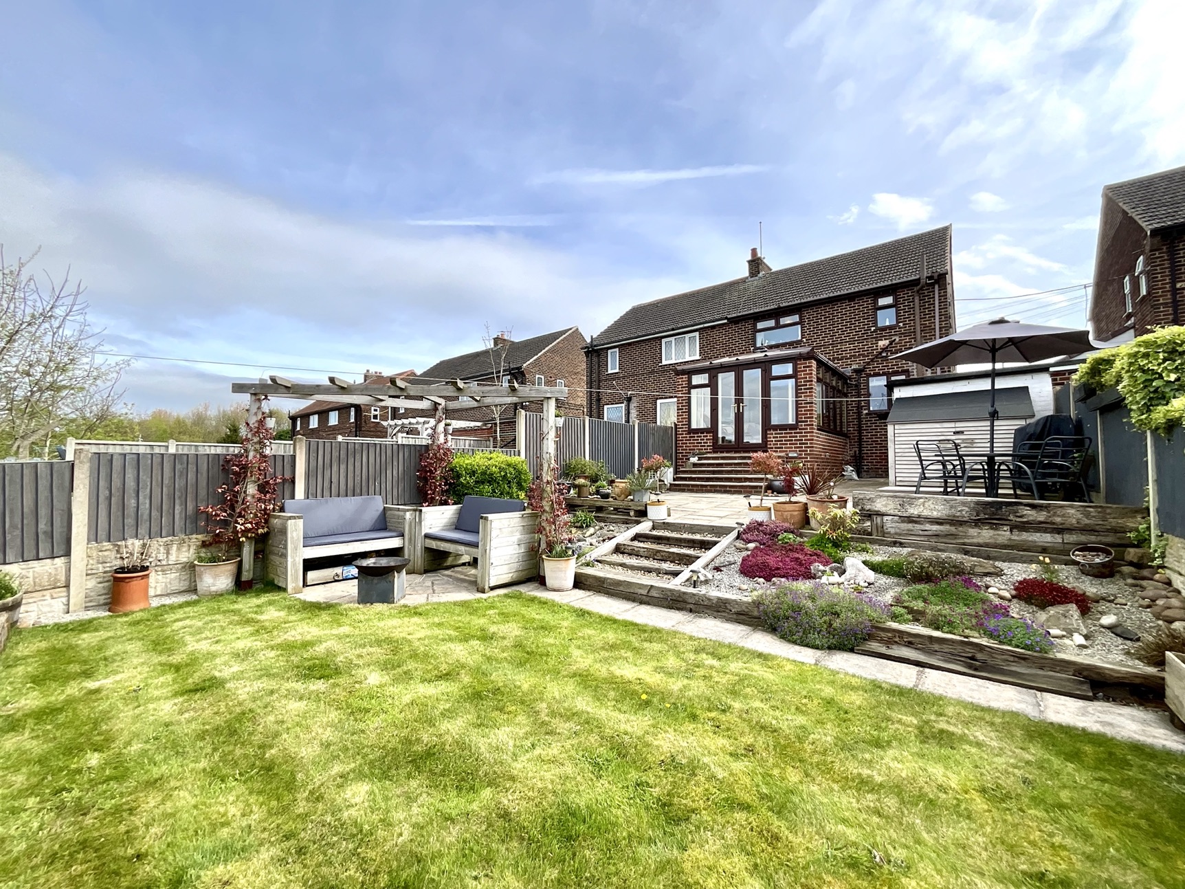 Estate Agent Sheffield and Rotherham and Worksop 2Roost