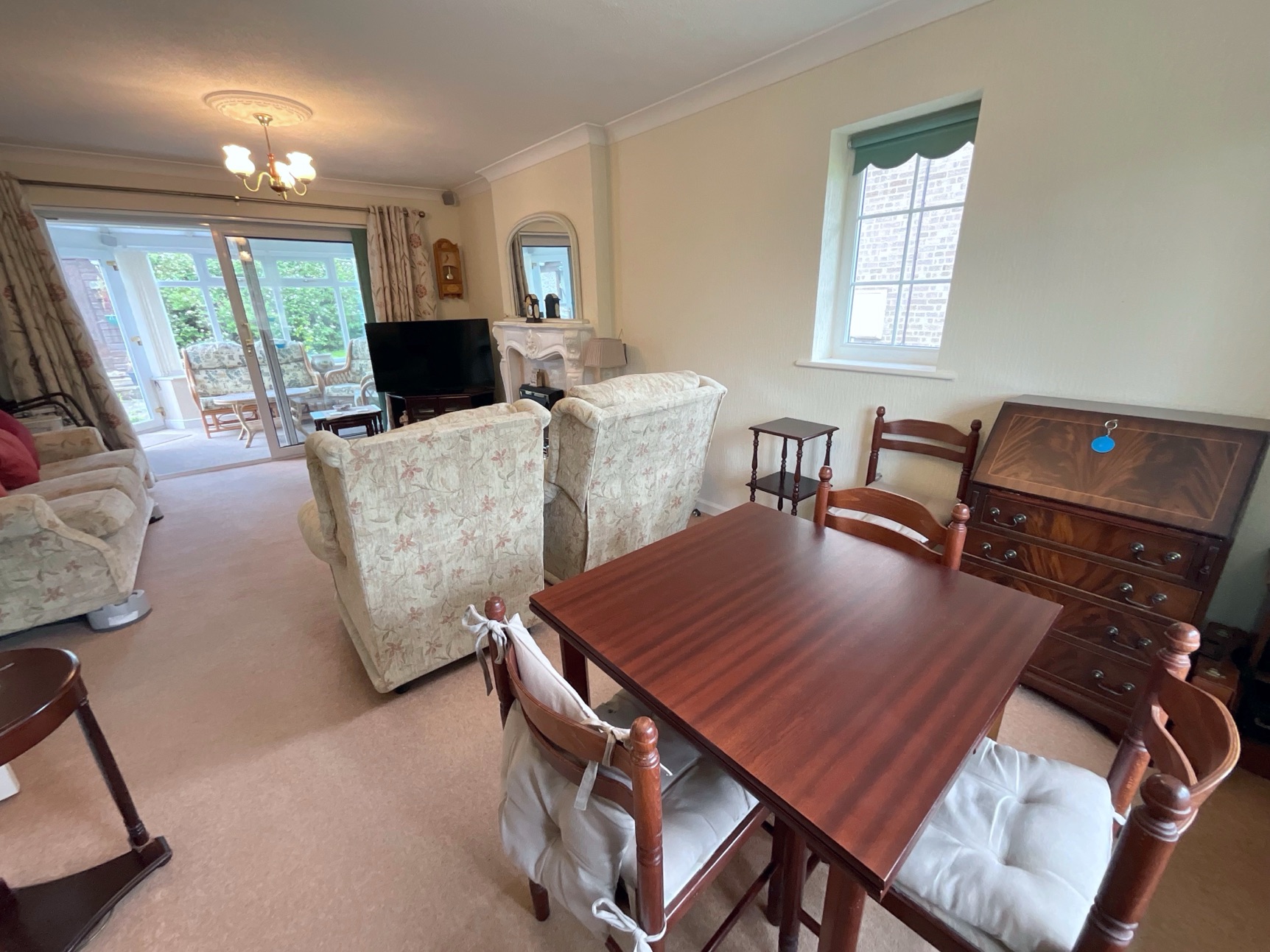 living/dining room 
