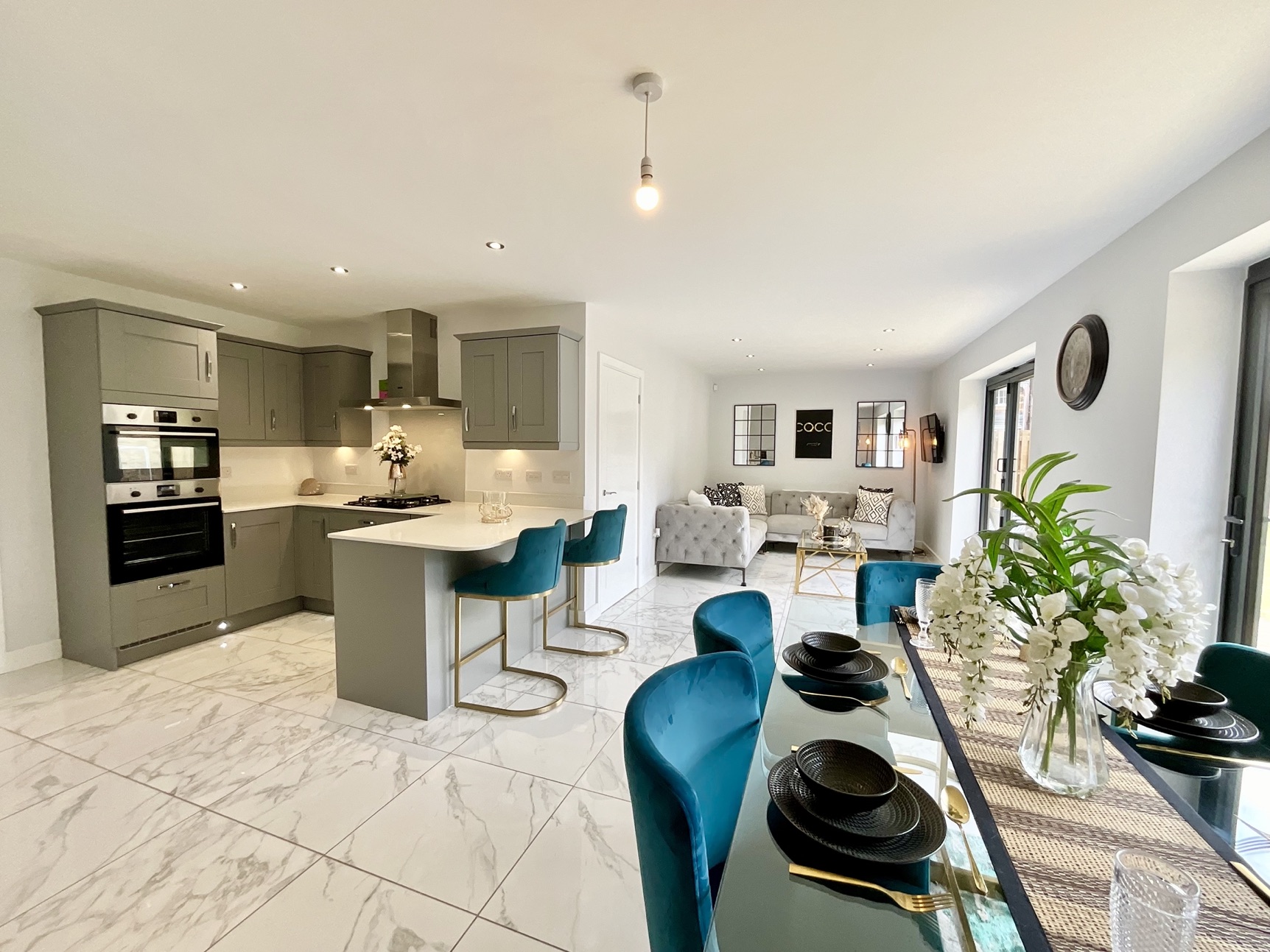 kitchen/living/dining space