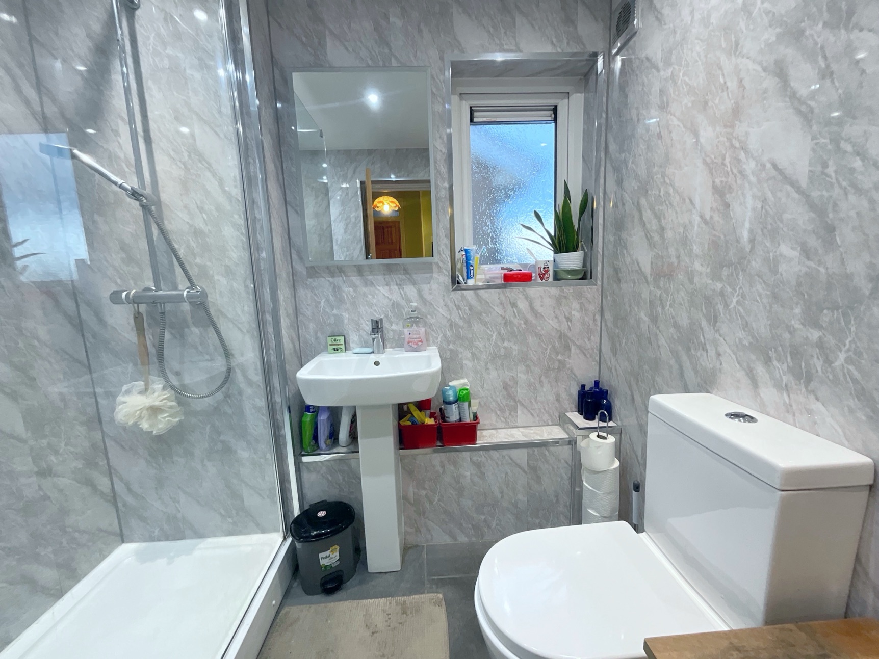 SHOWER ROOM