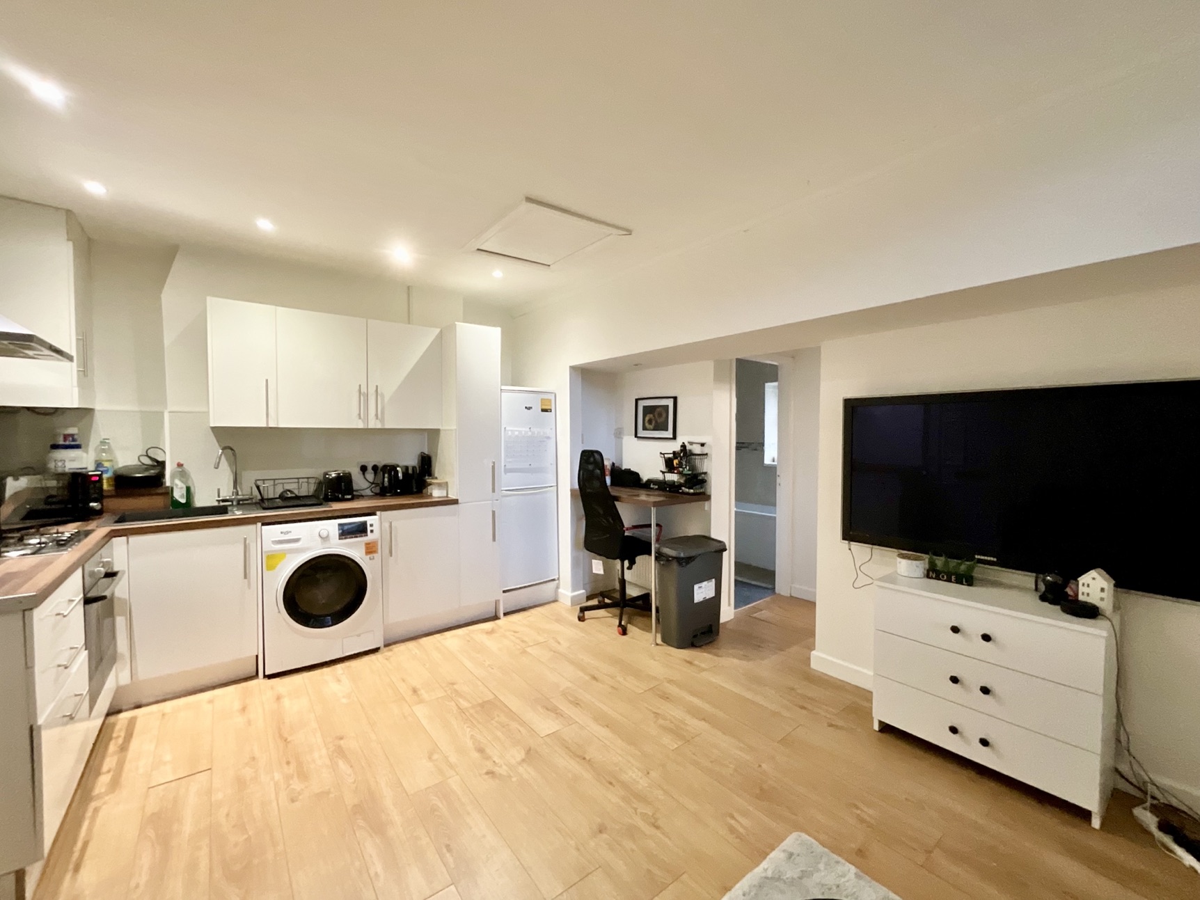 kitchen/living space