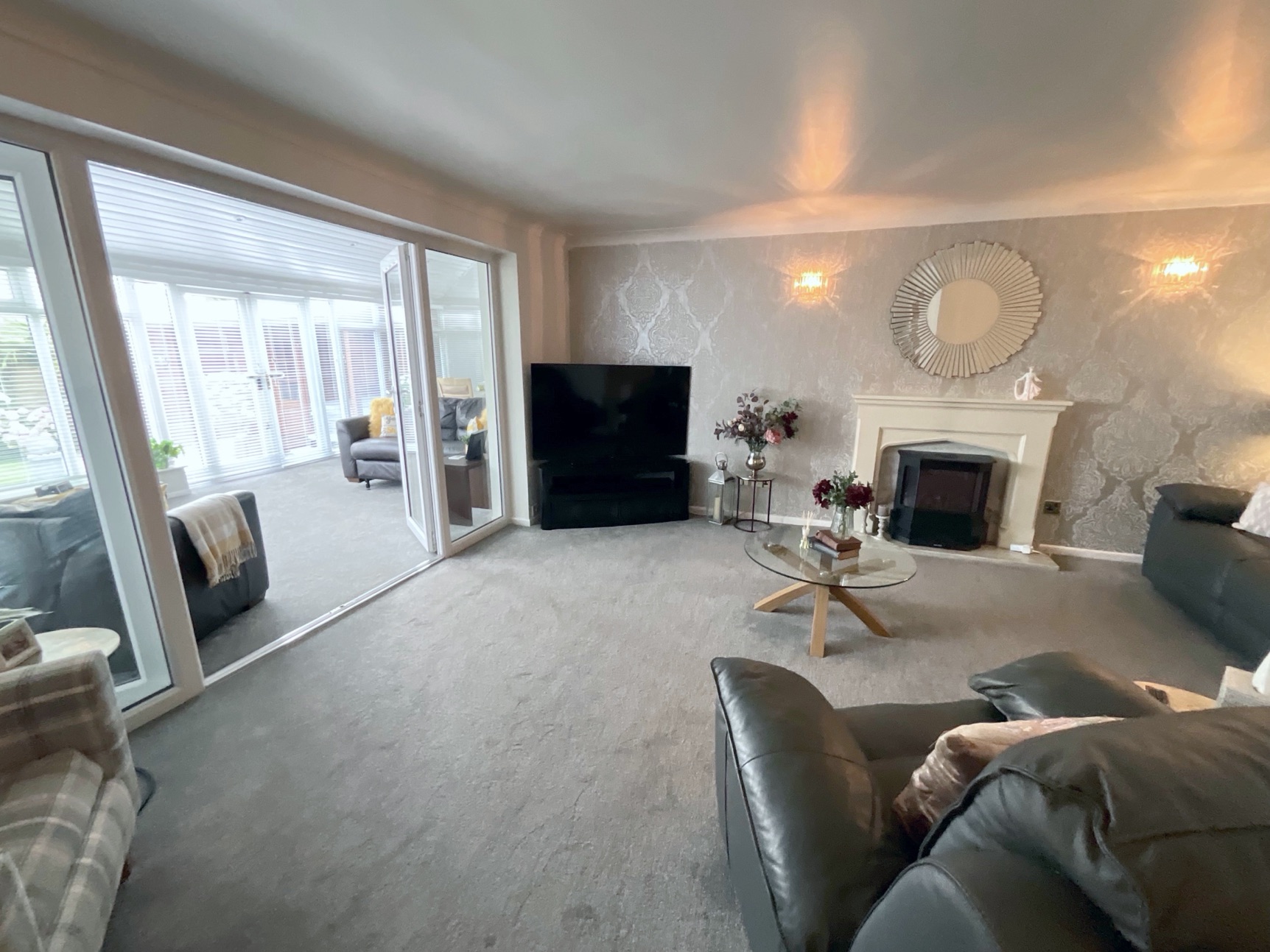 living room 