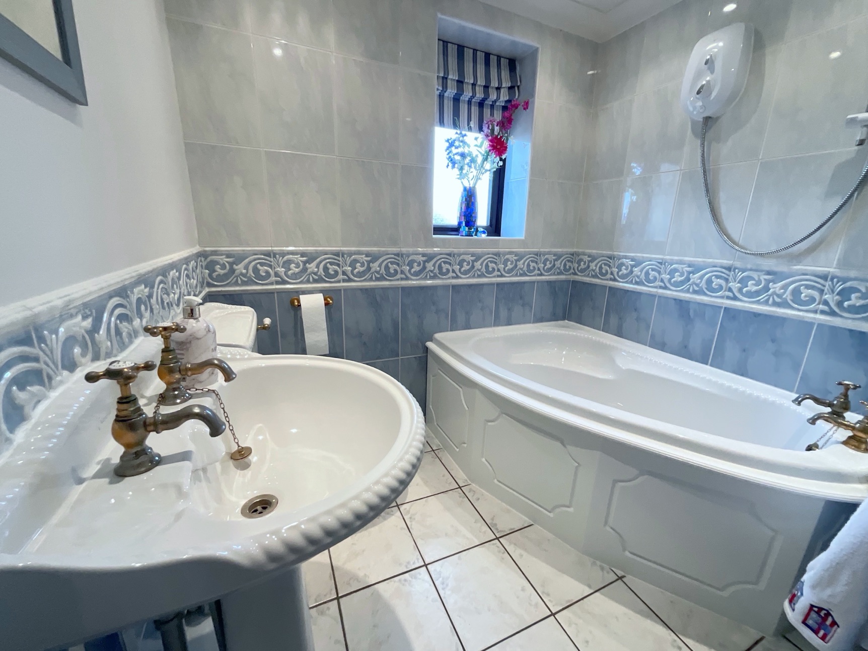 bathroom 