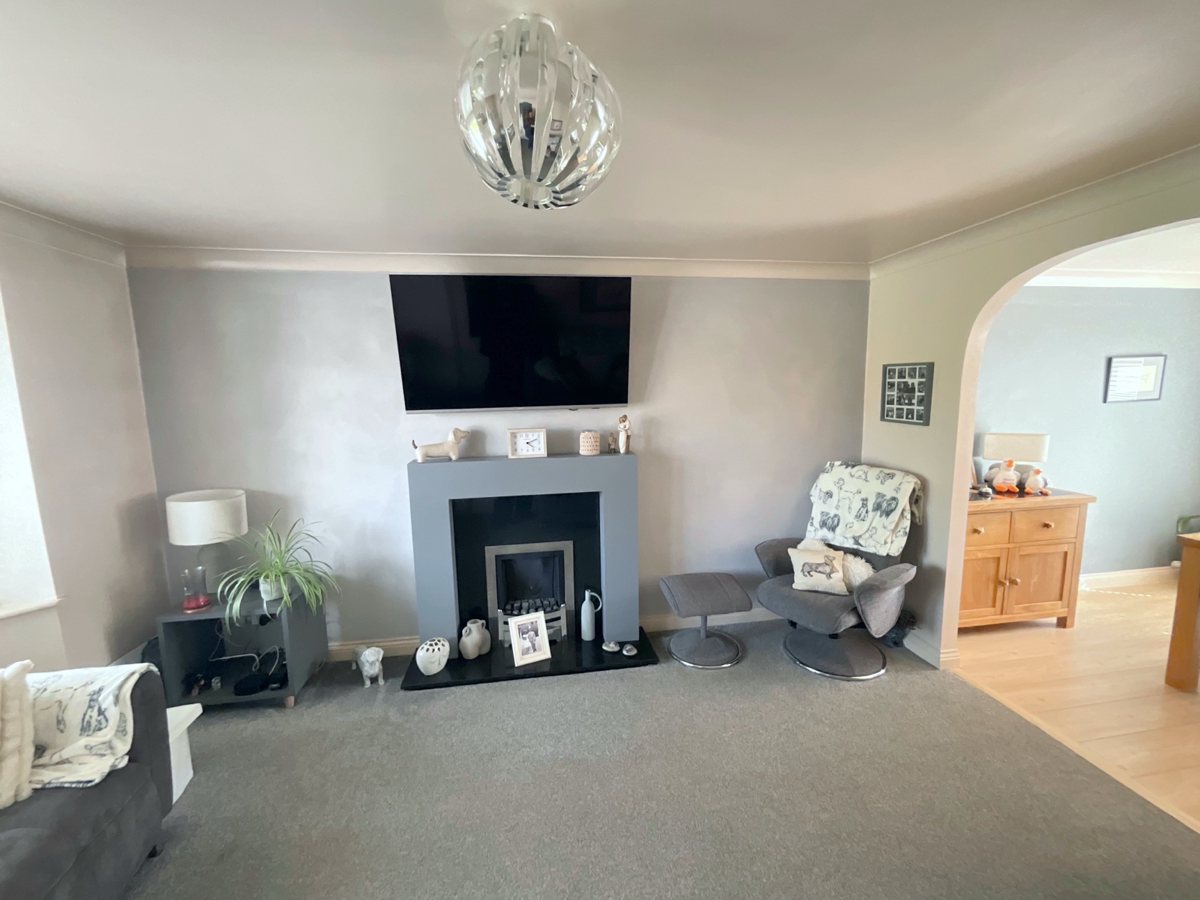 living room 