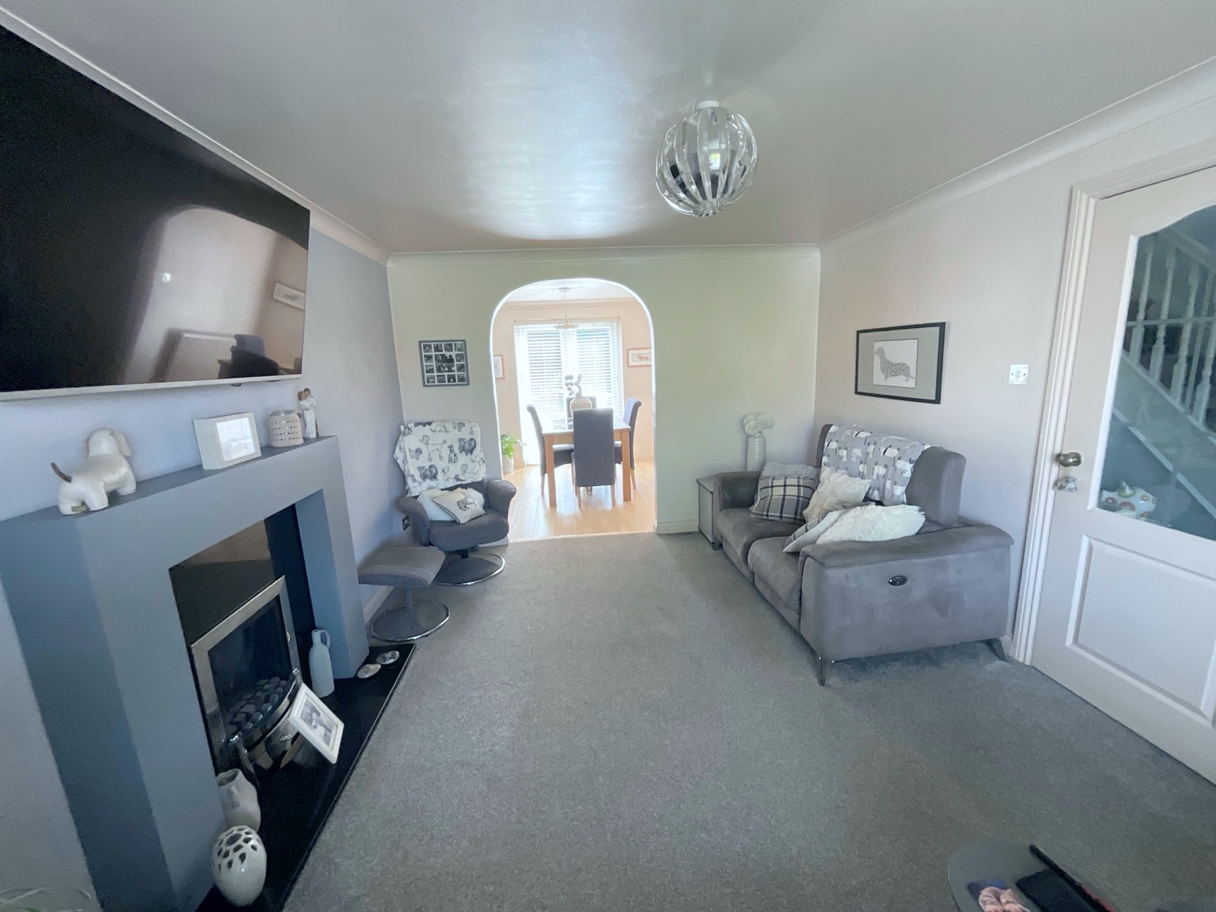 living room 