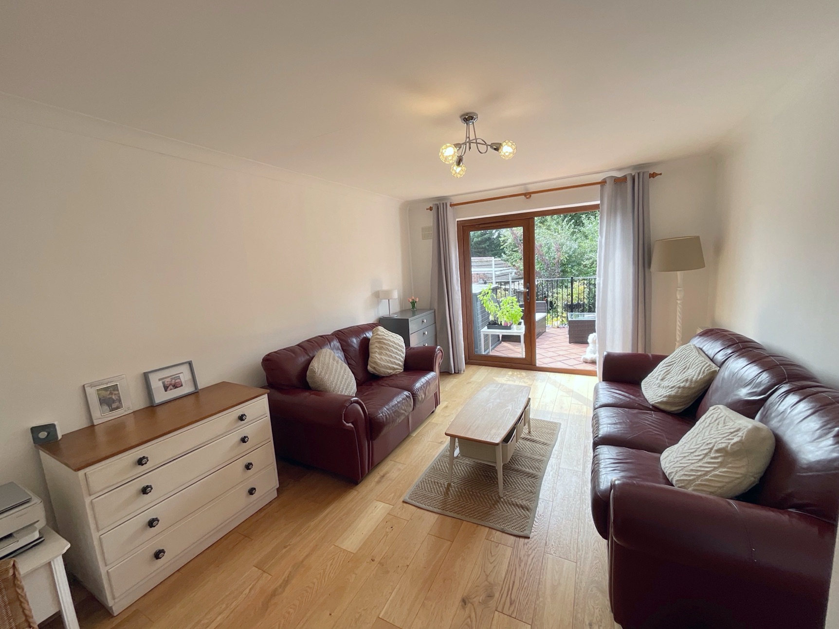 living room 