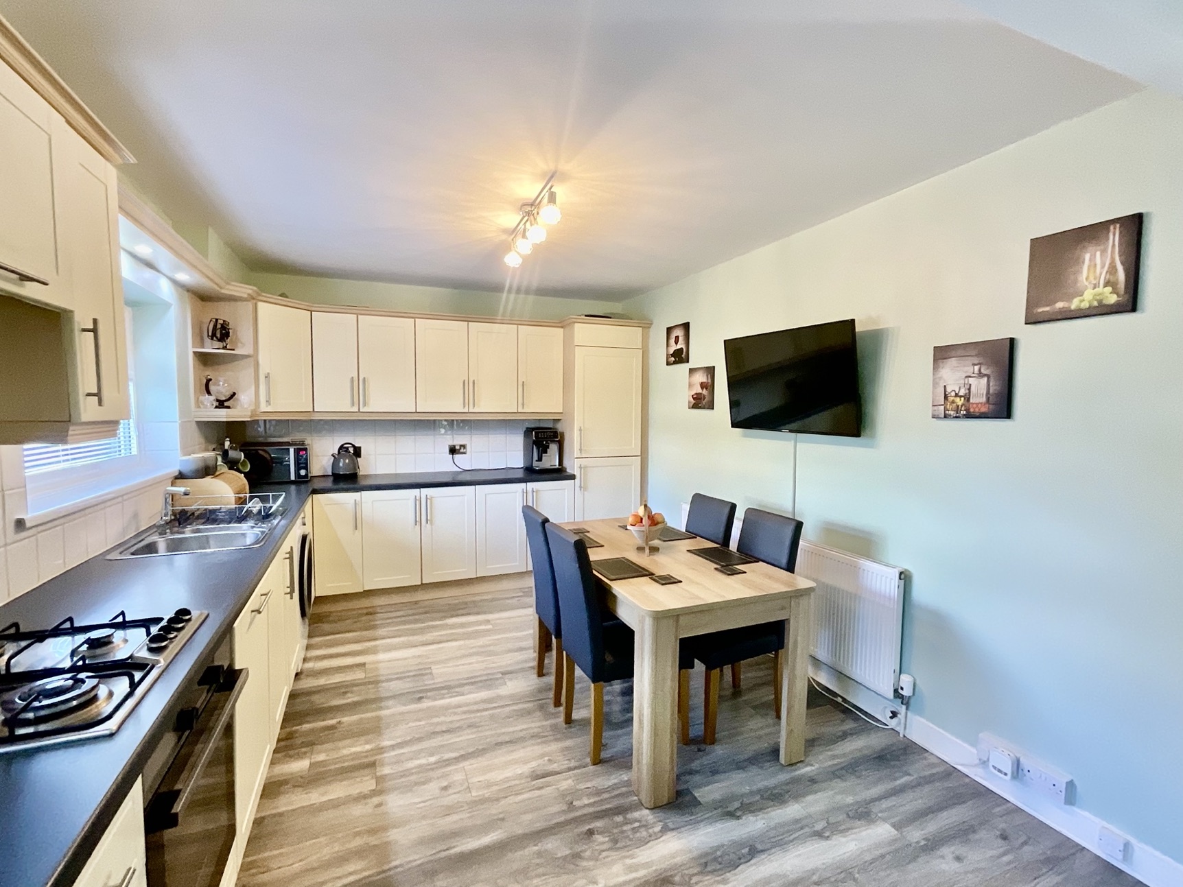Kitchen Diner 