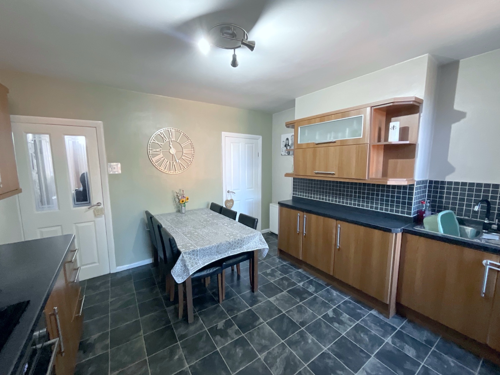 KITCHEN/DINER
