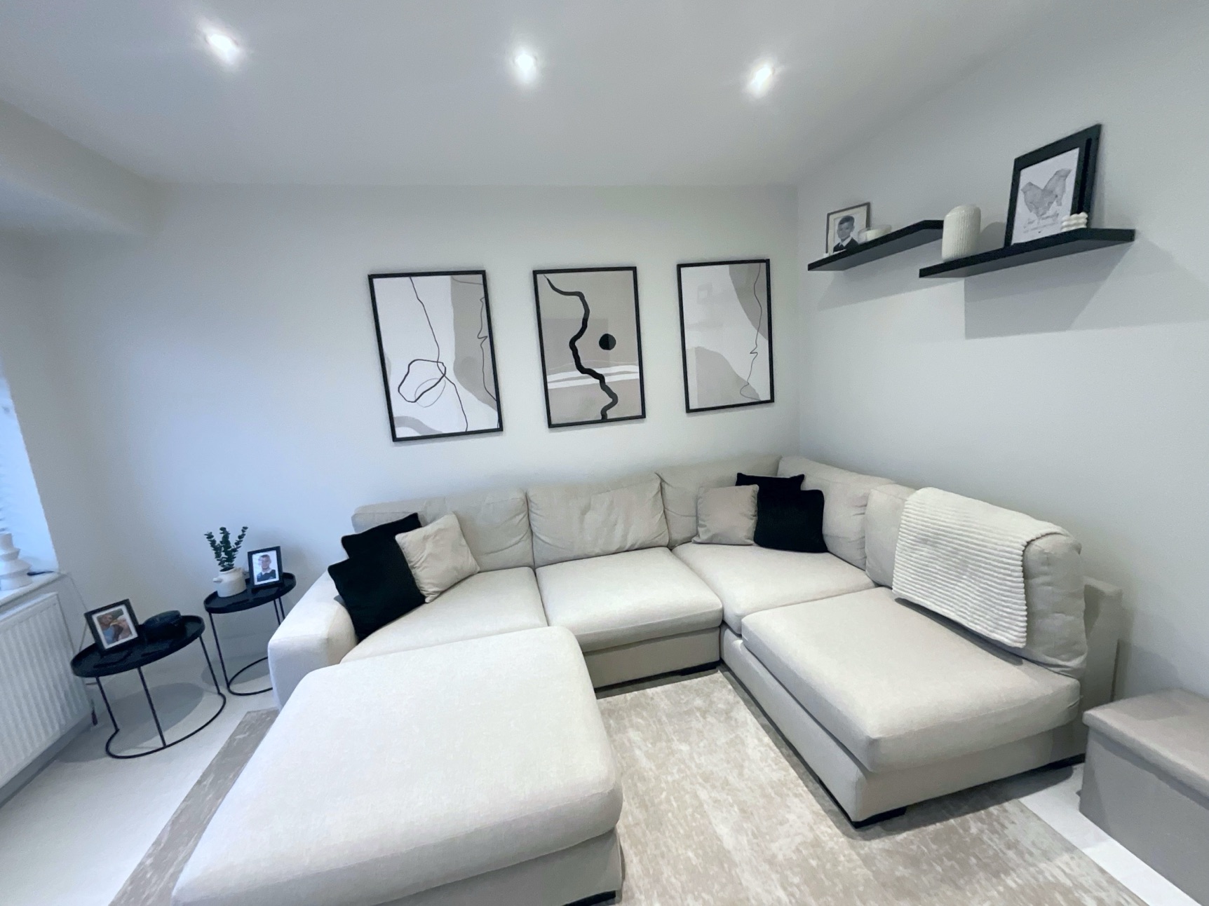 living room 