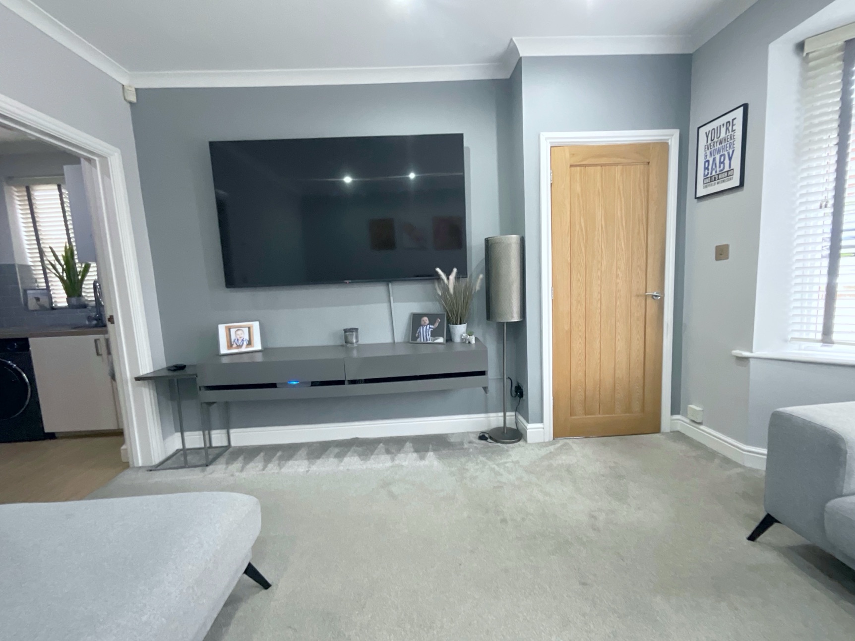 living room 