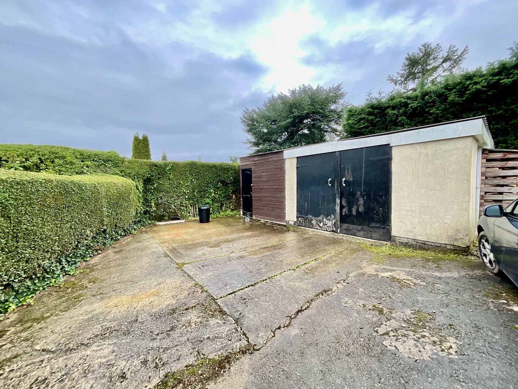 Double Garage 