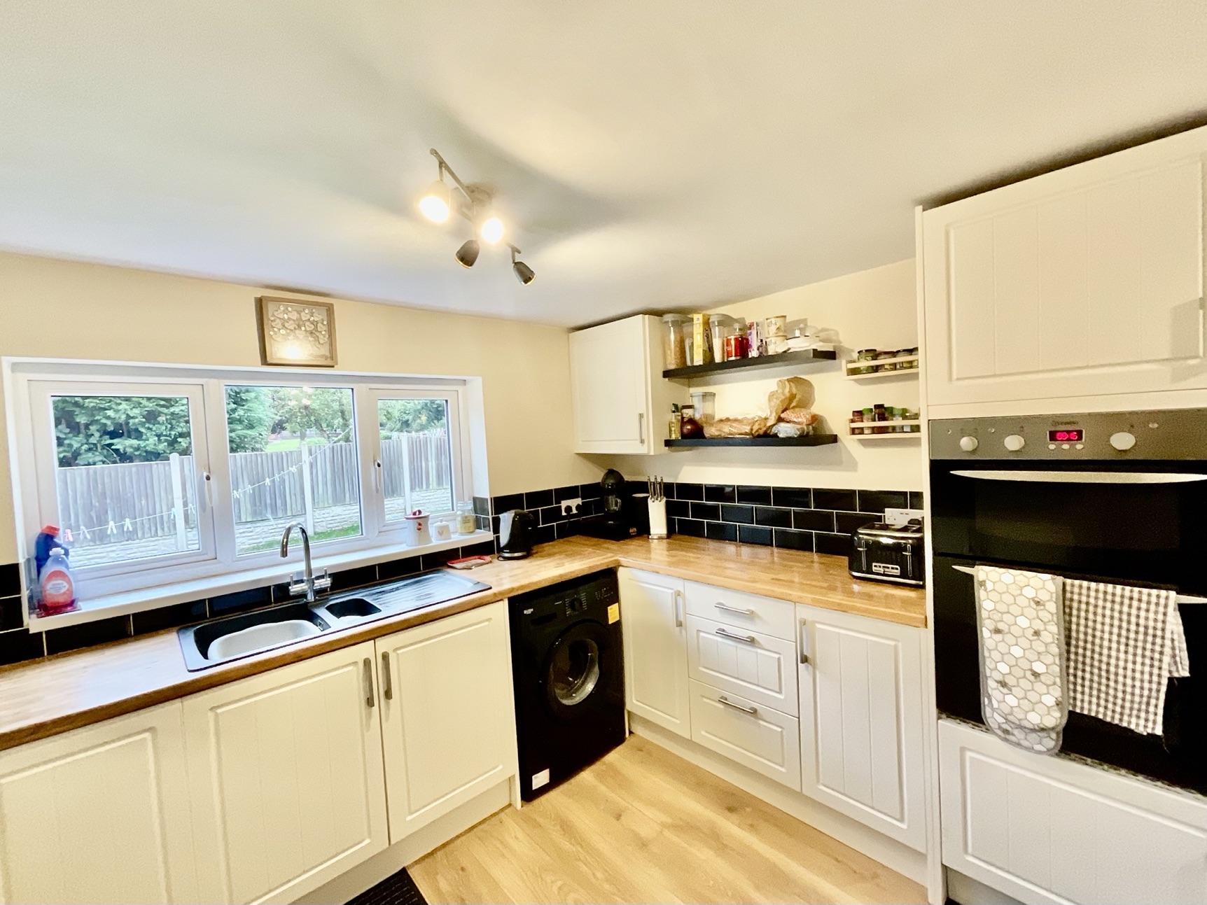 Image for property: 32979