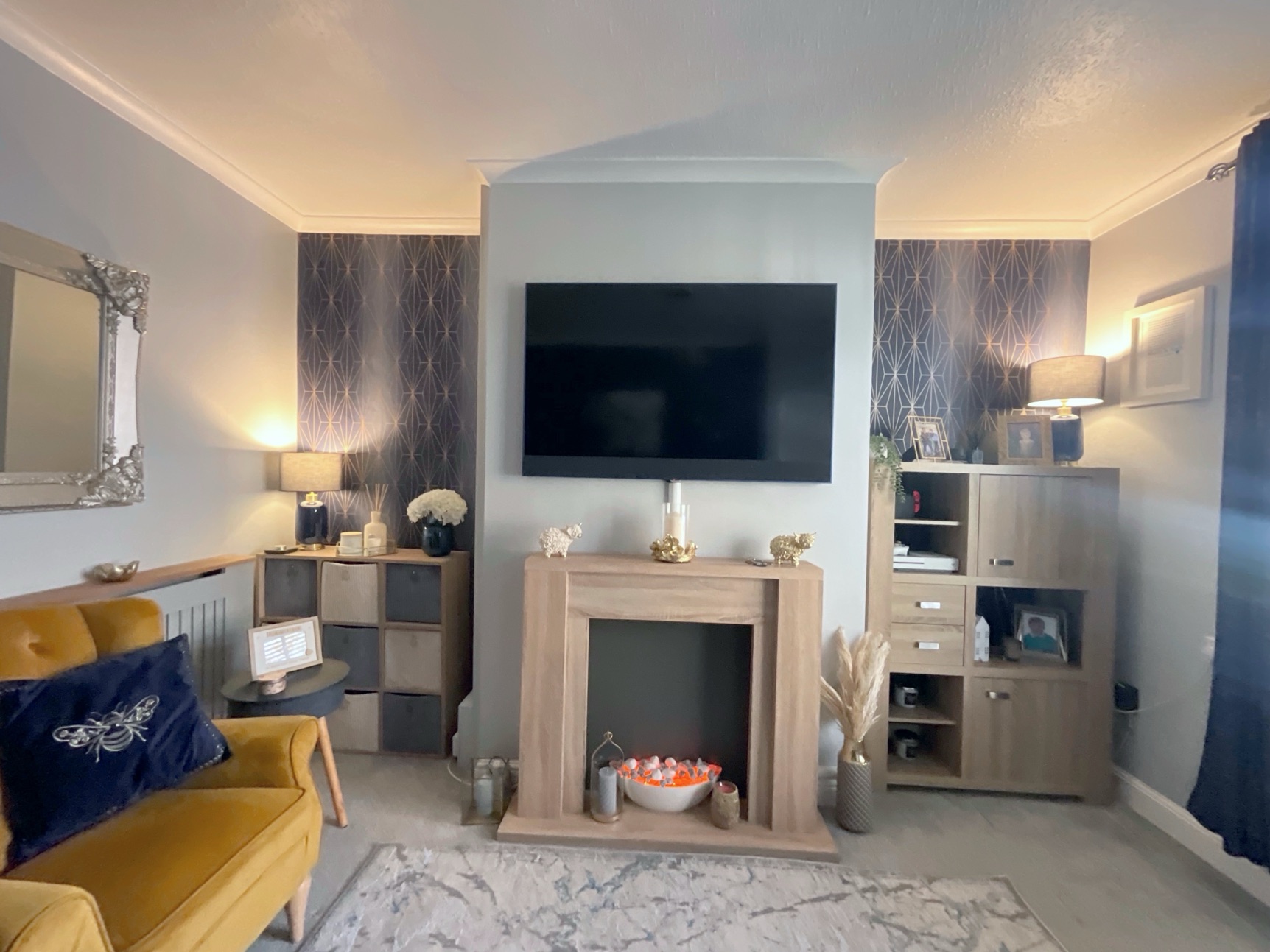 living room 
