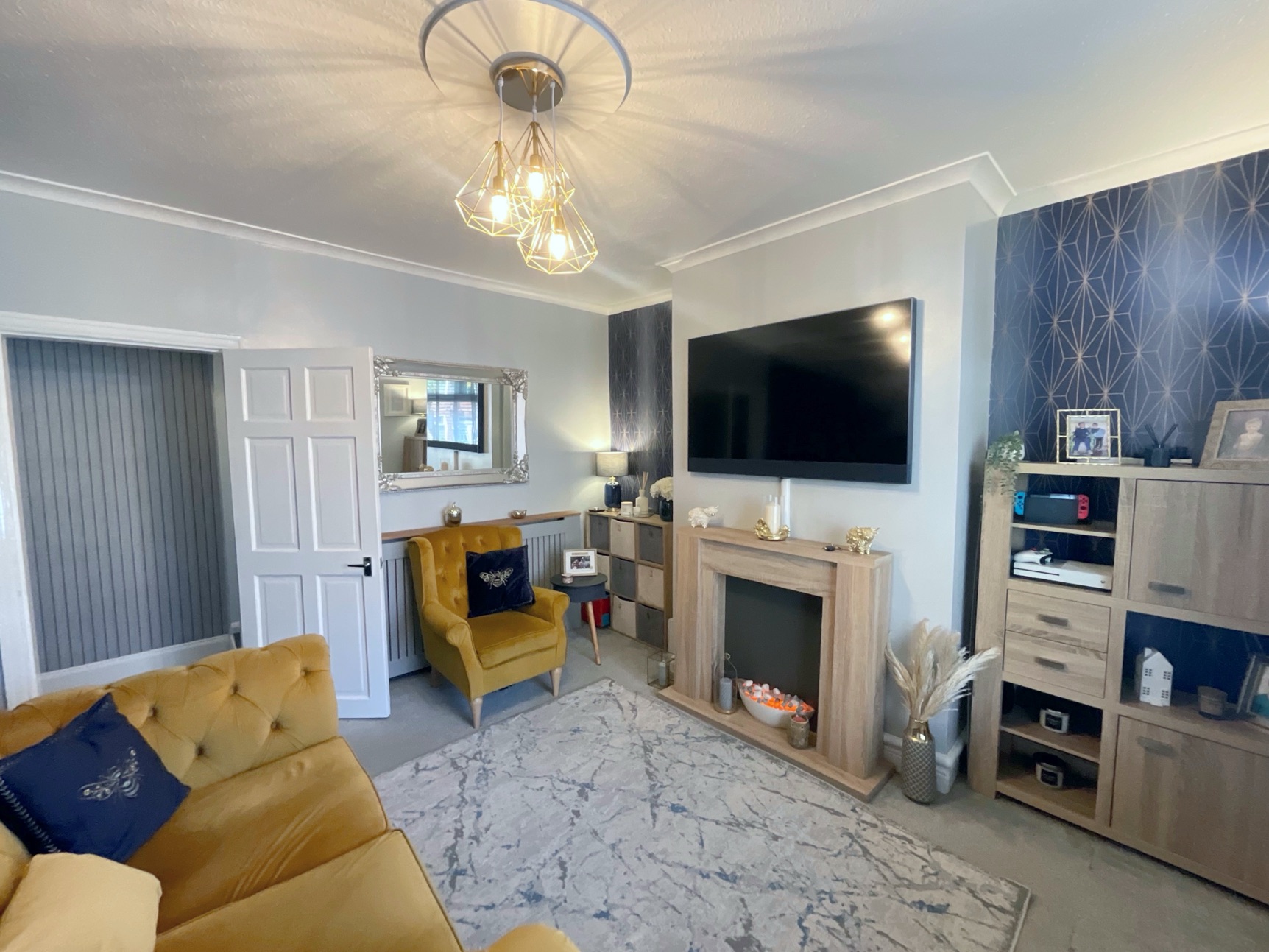 living room 