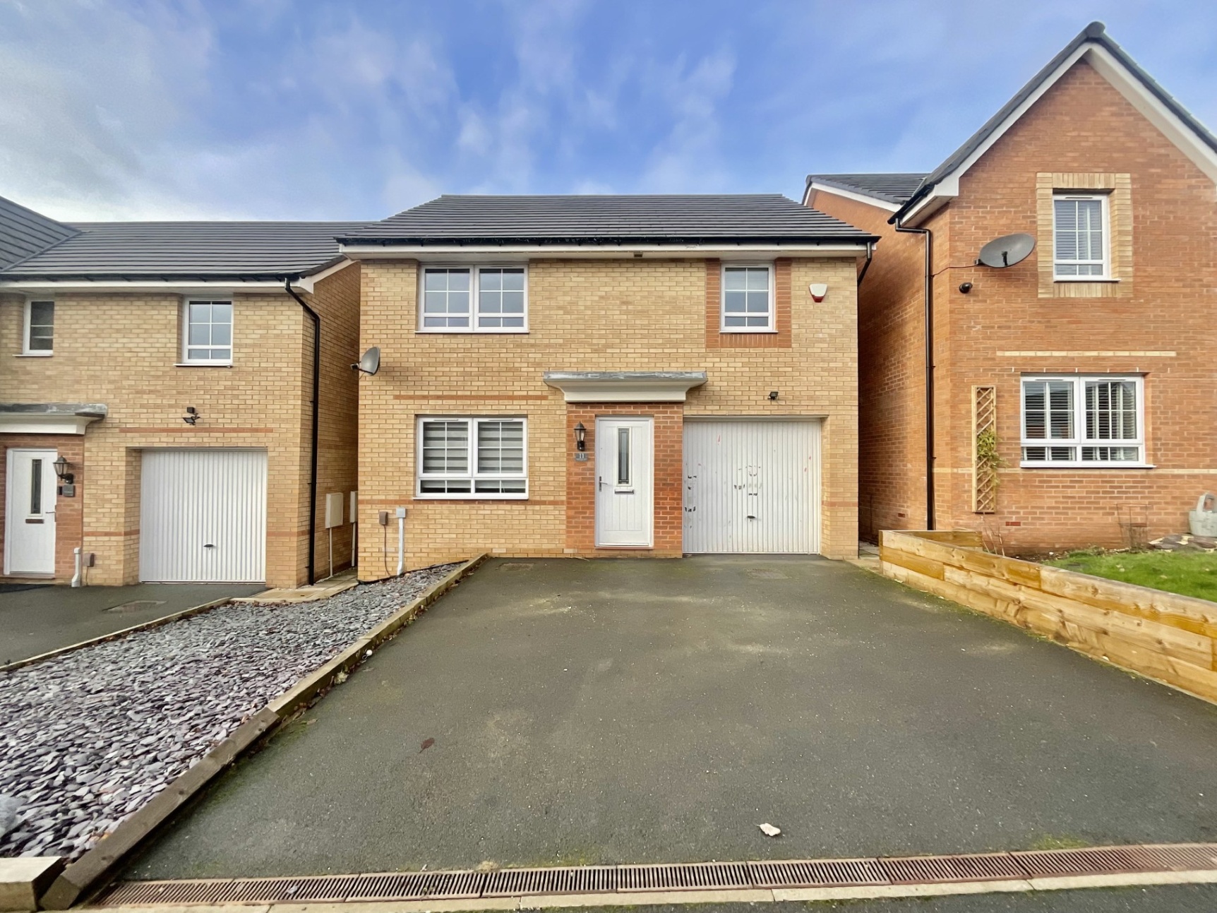 Image for property: 33001
