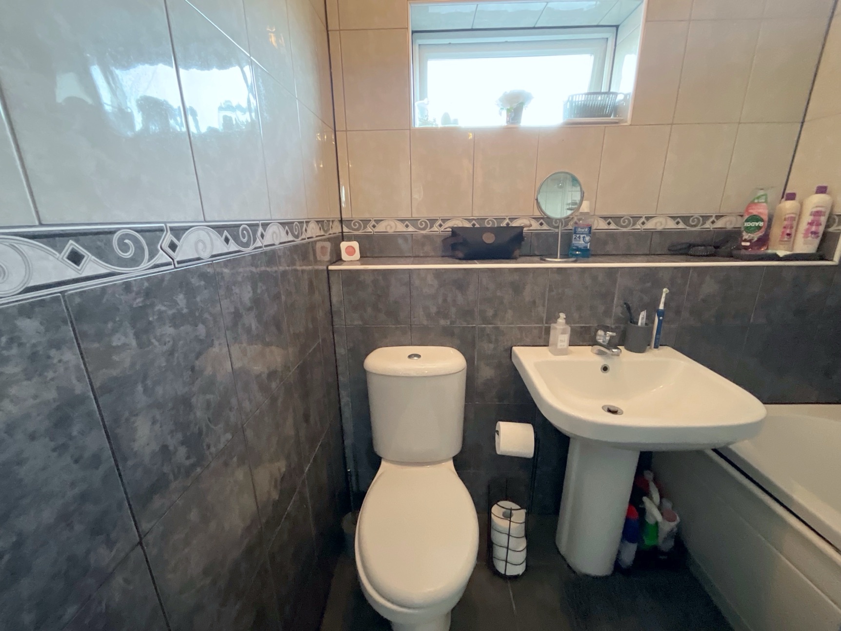 bathroom 