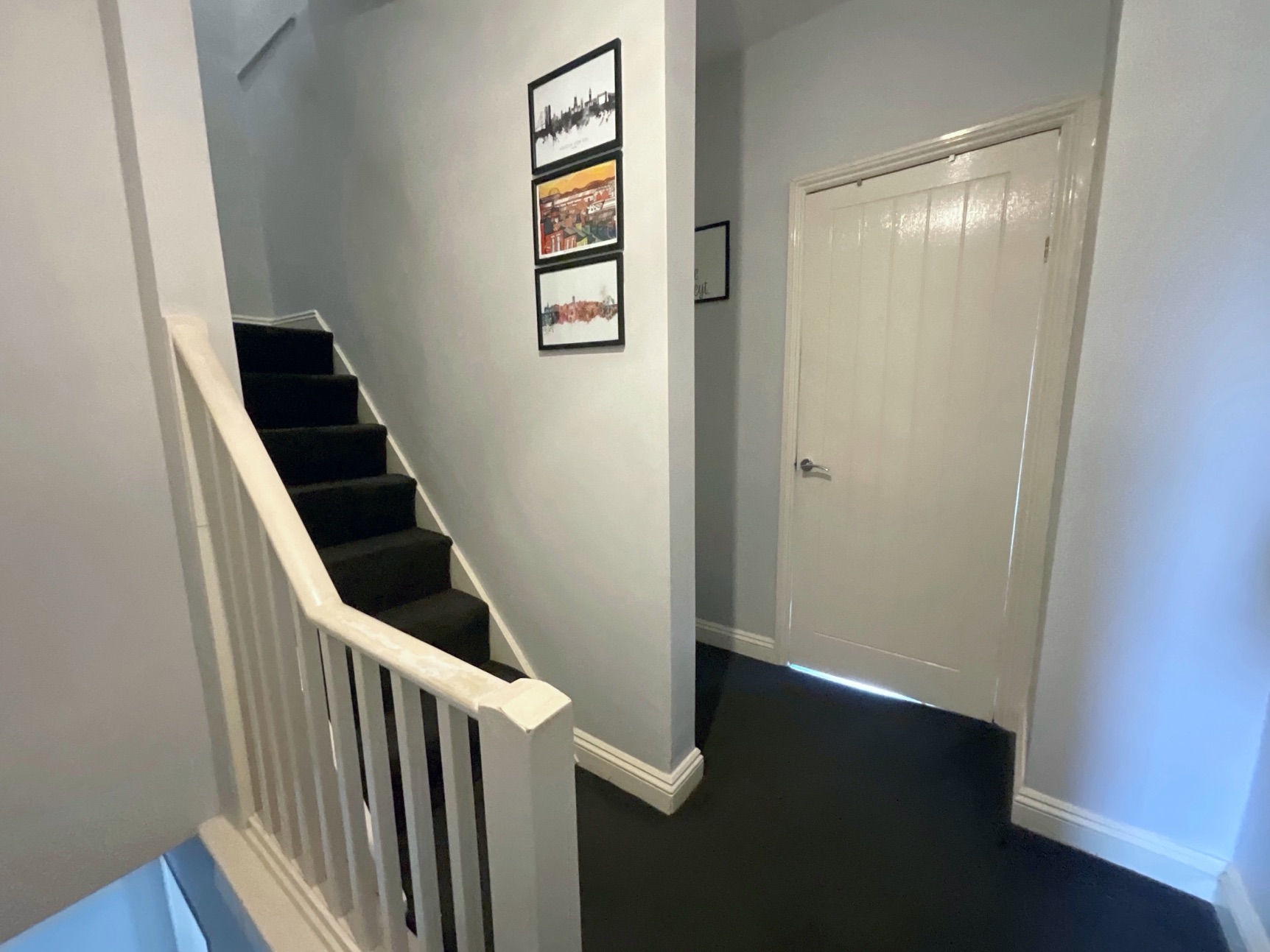 STAIRS/LANDING