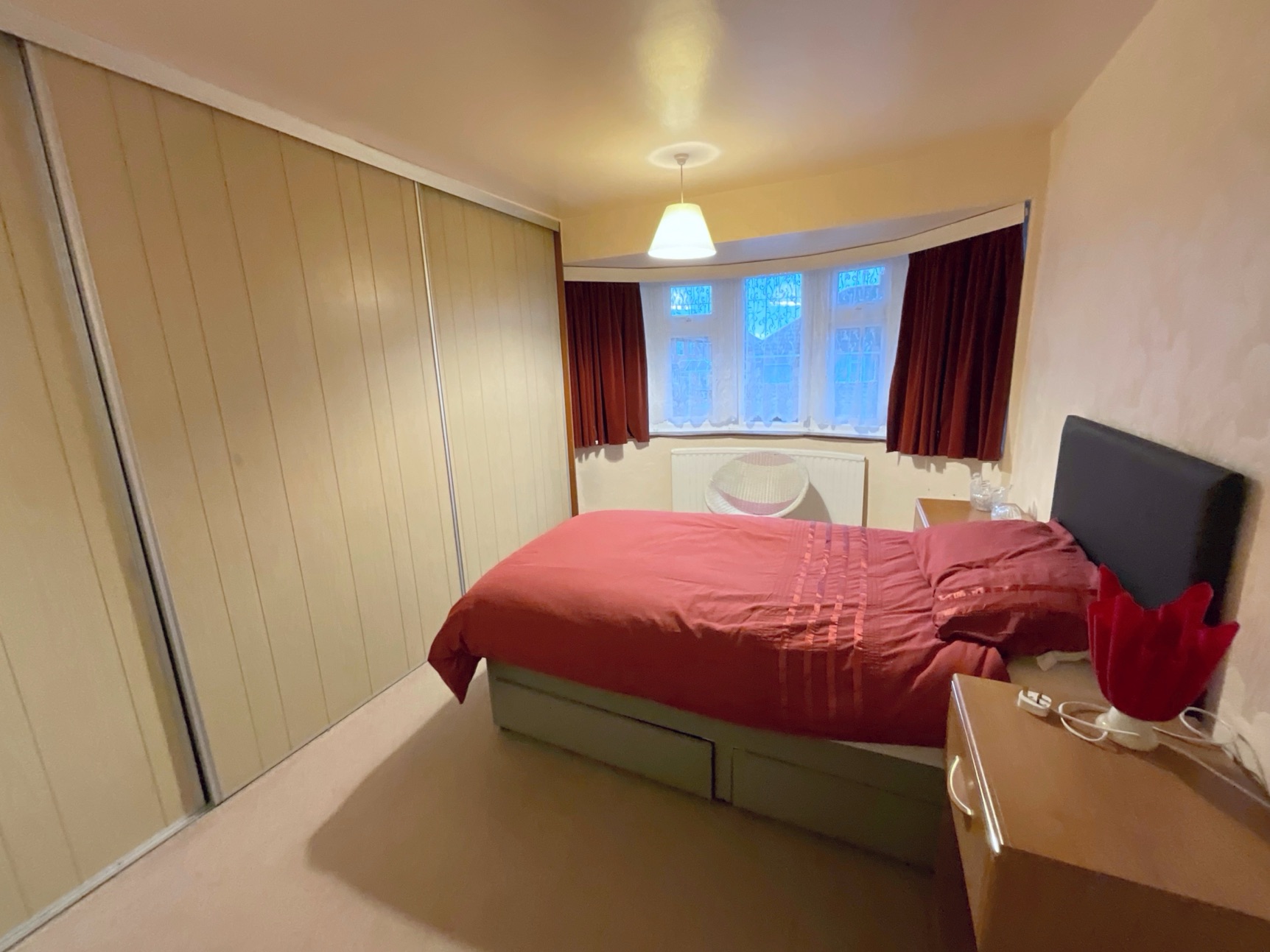 bedroom 