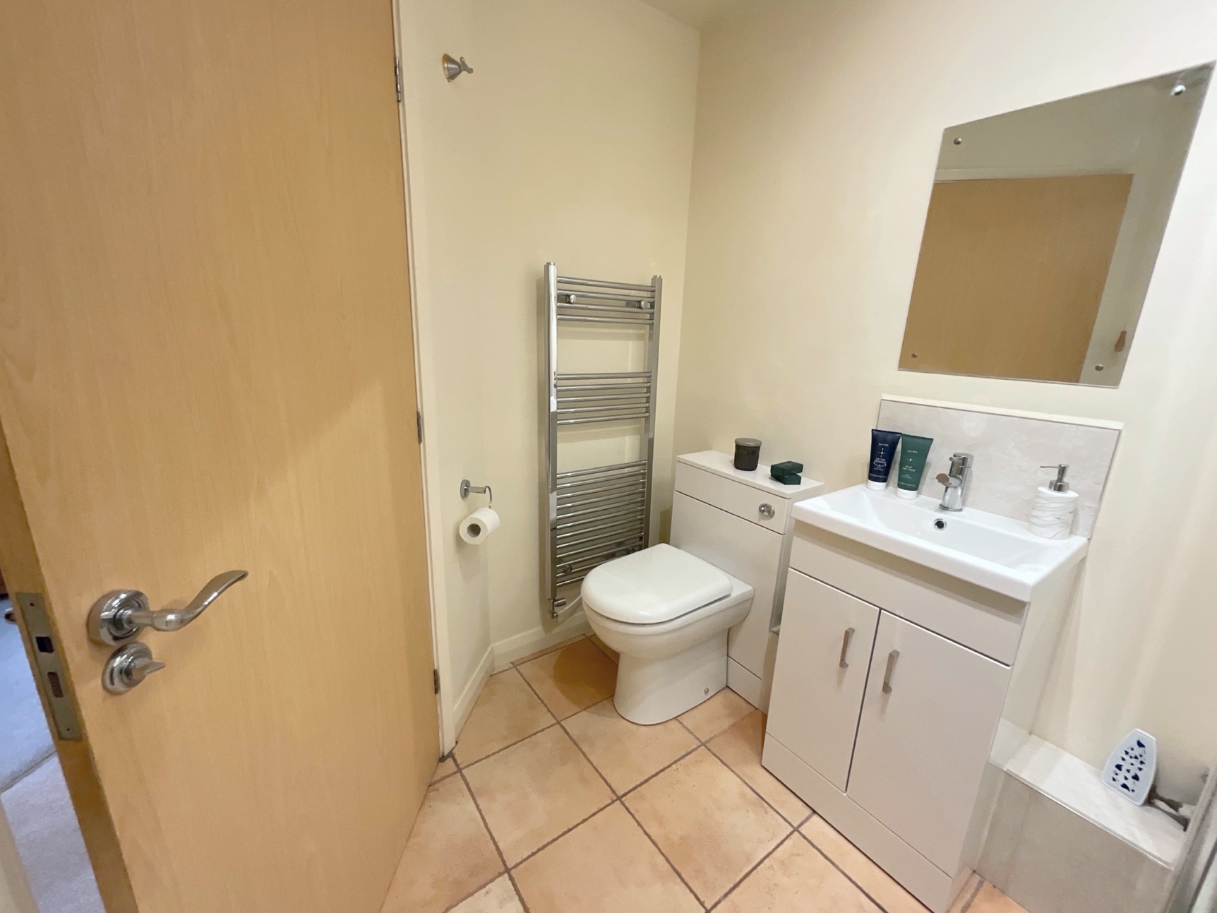 bathroom 