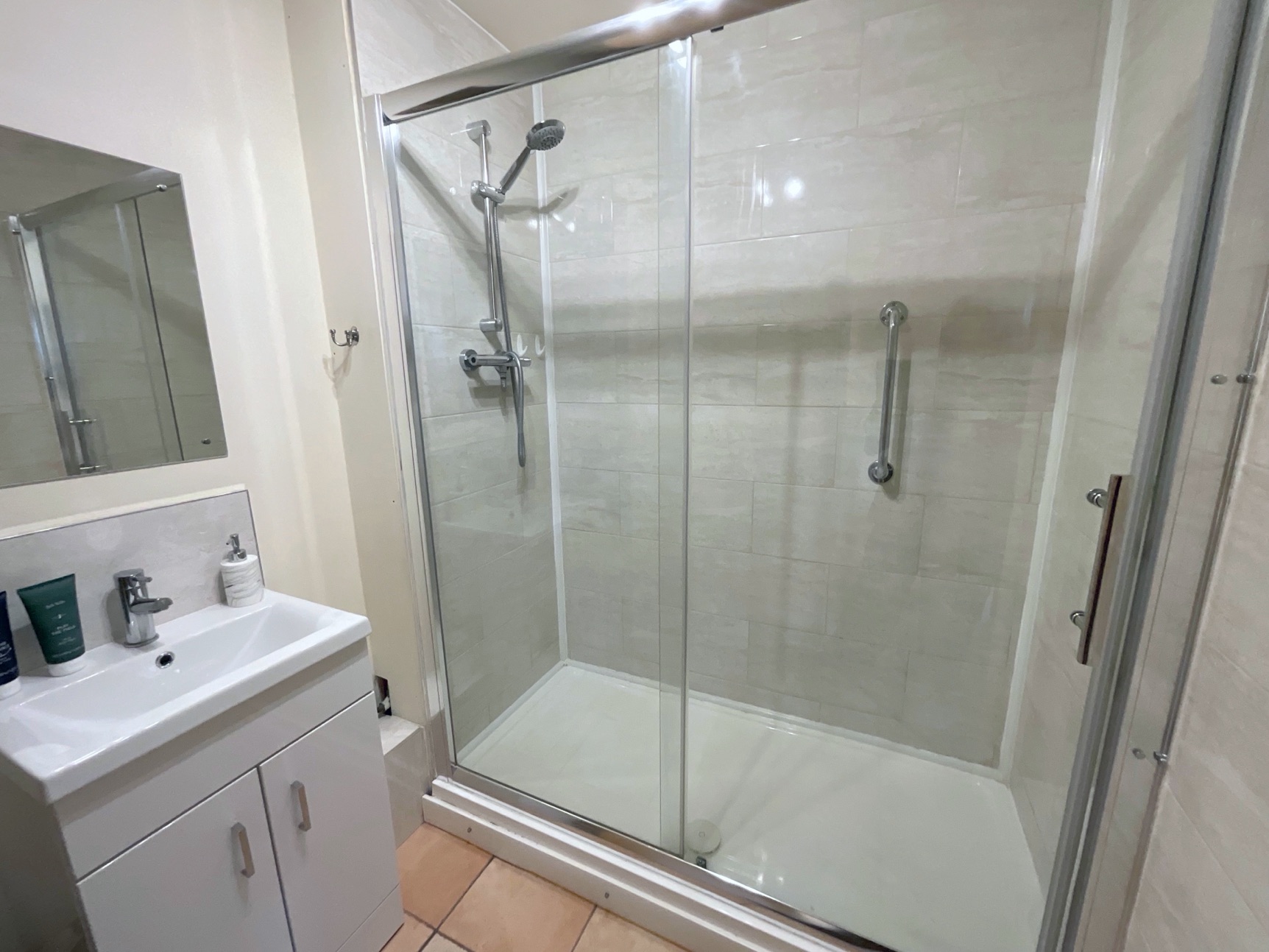 bathroom 