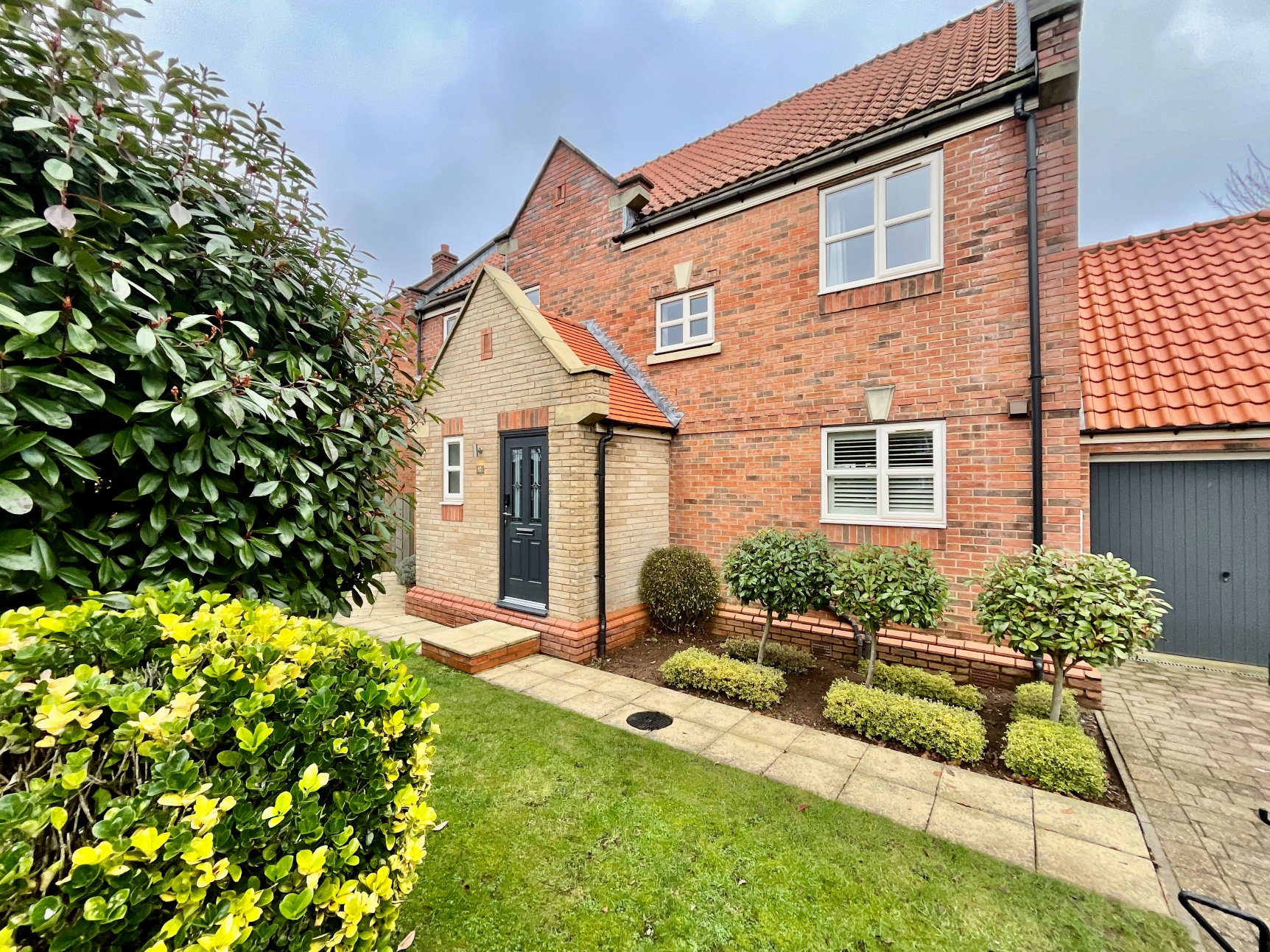 Image for property: 33183