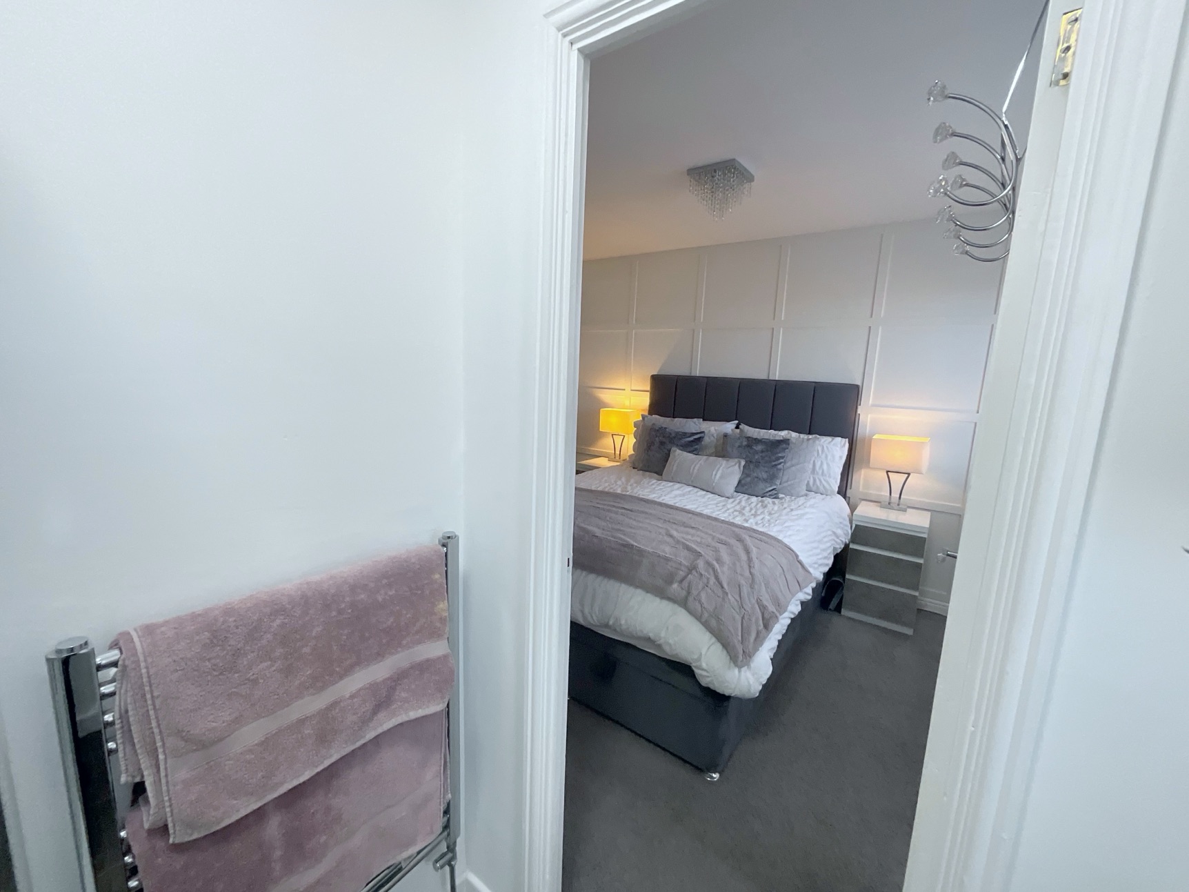 EN-SUITE 