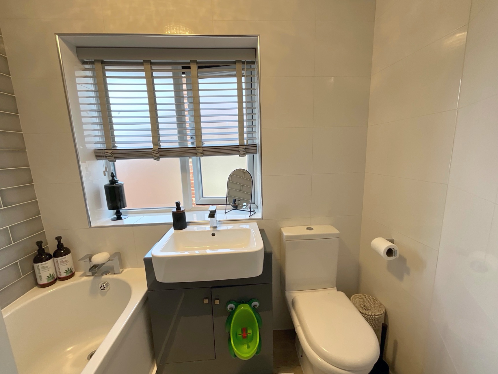 bathroom 