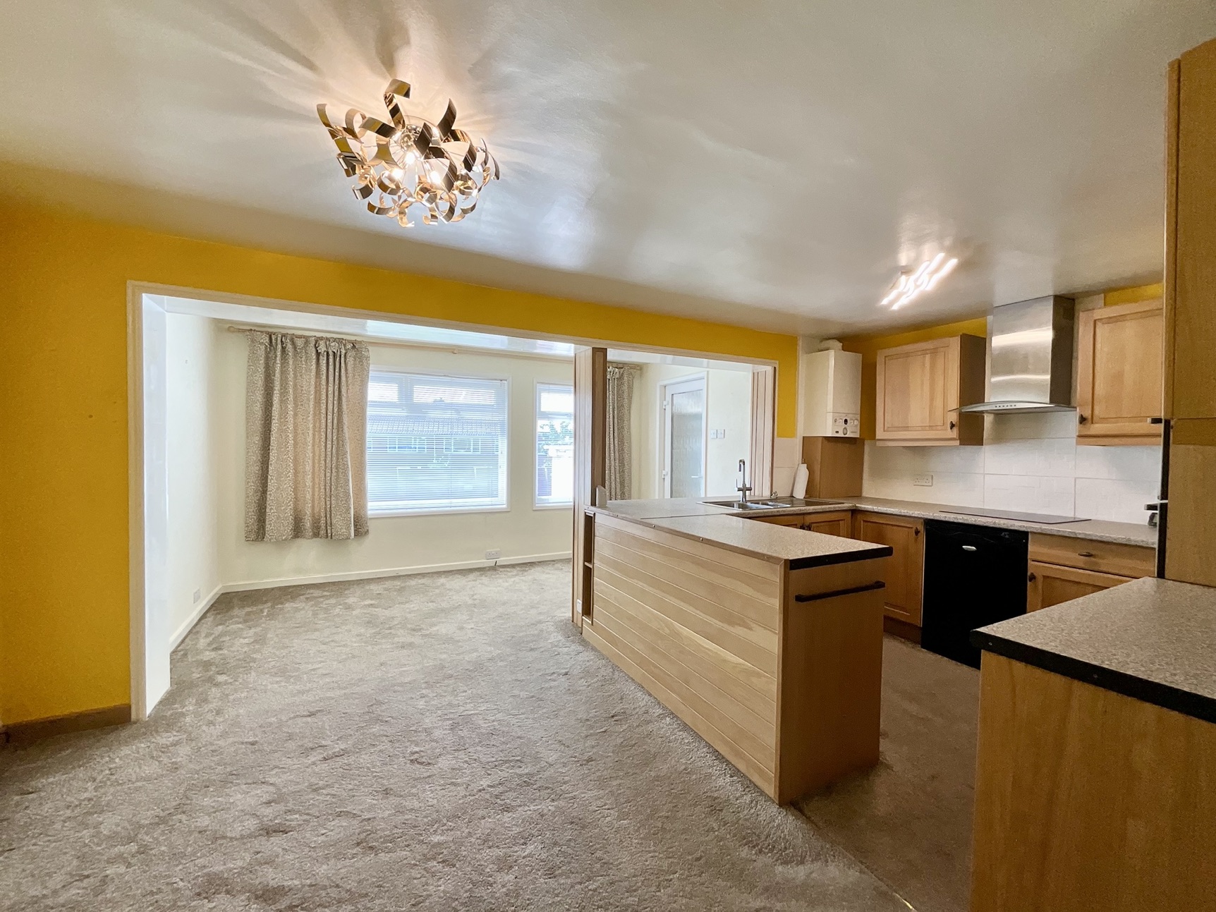 open plan living/kitchen/dining space